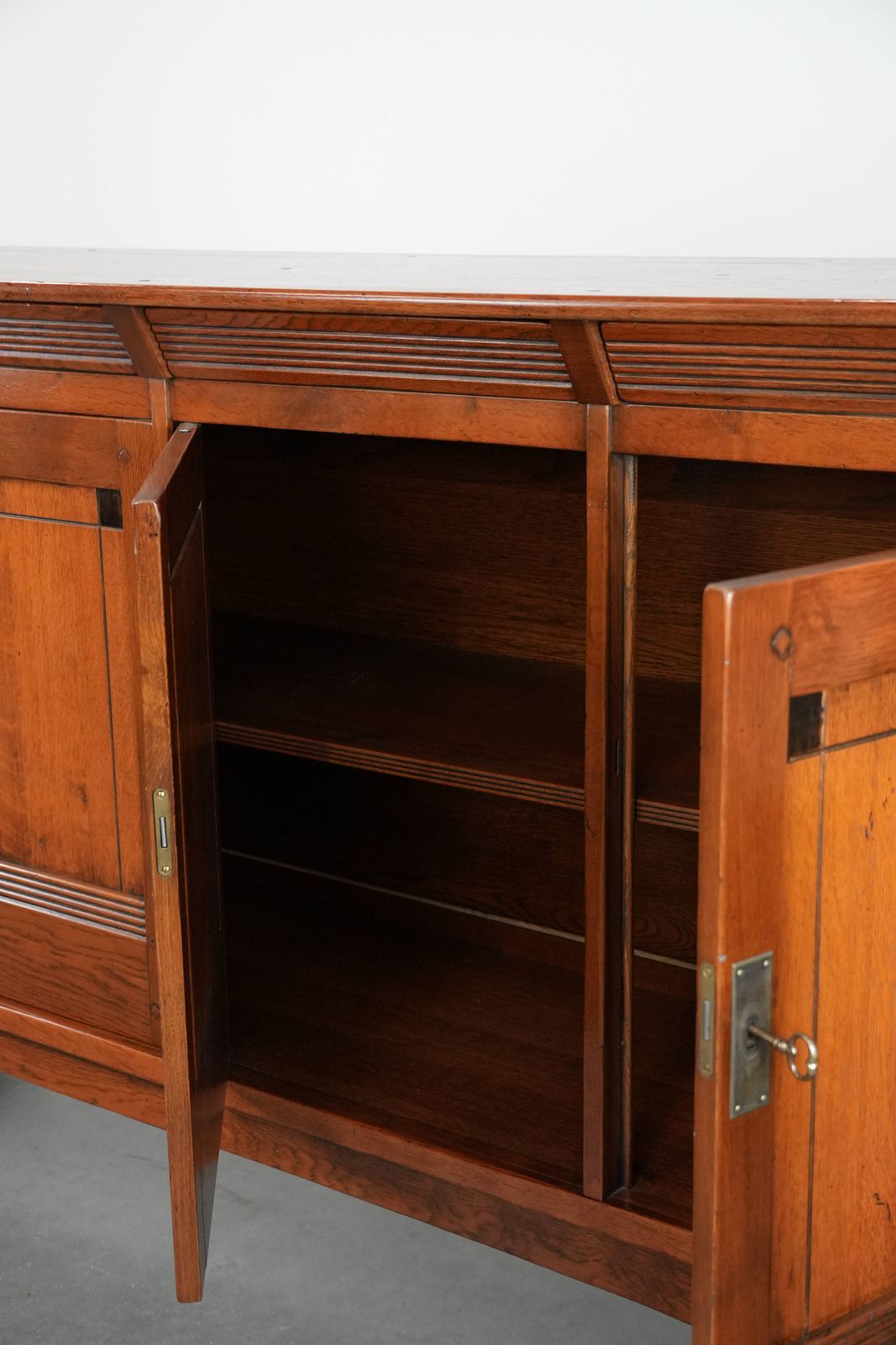 Groot Art Nouveau Dressoir Van Schuitema photo buy