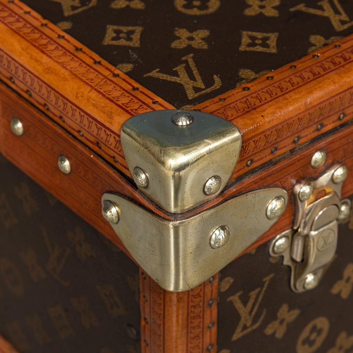 photo vinterior 20th Century Louis Vuitton Suitcase In Monogram Canvas, France