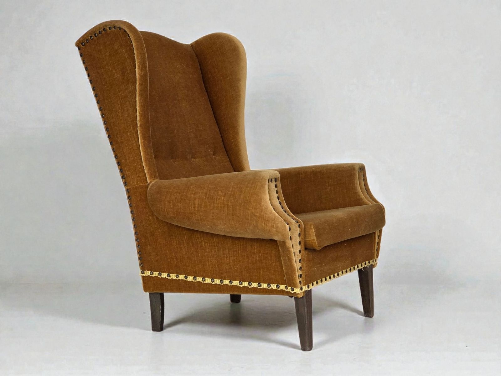 Ca. Jaren 1970, Deense Fauteuil Met Hoge Rug, Meubelvelours, Eikenhouten Poten.
