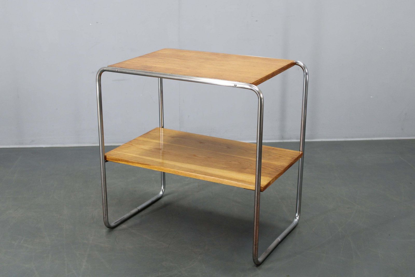Bauhaus bijzettafel, toegeschreven aan Marcel Breuer, Tsjecho-Slowakije, jaren 1930 photo furniture