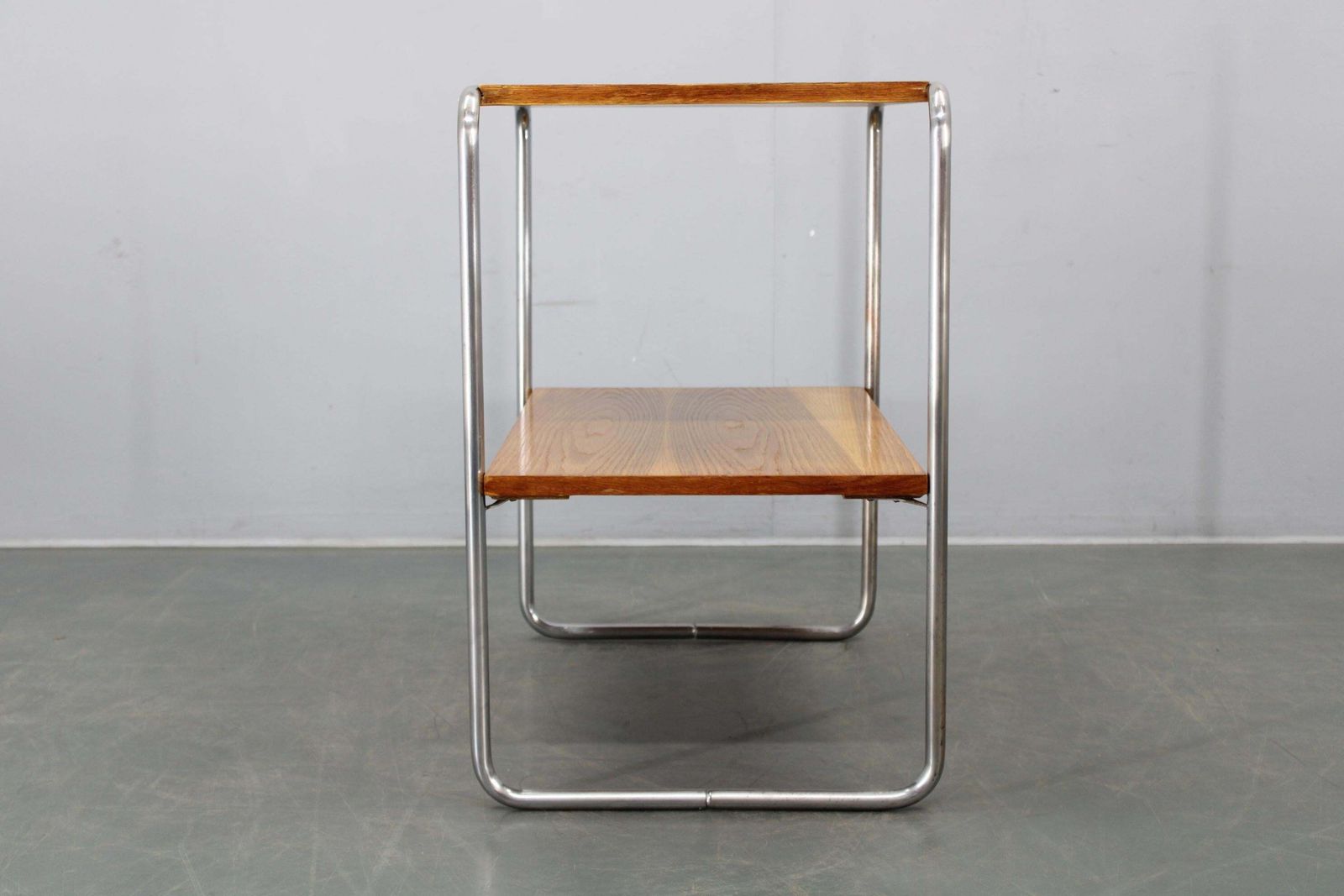 Bauhaus bijzettafel, toegeschreven aan Marcel Breuer, Tsjecho-Slowakije, jaren 1930 photo vinterior