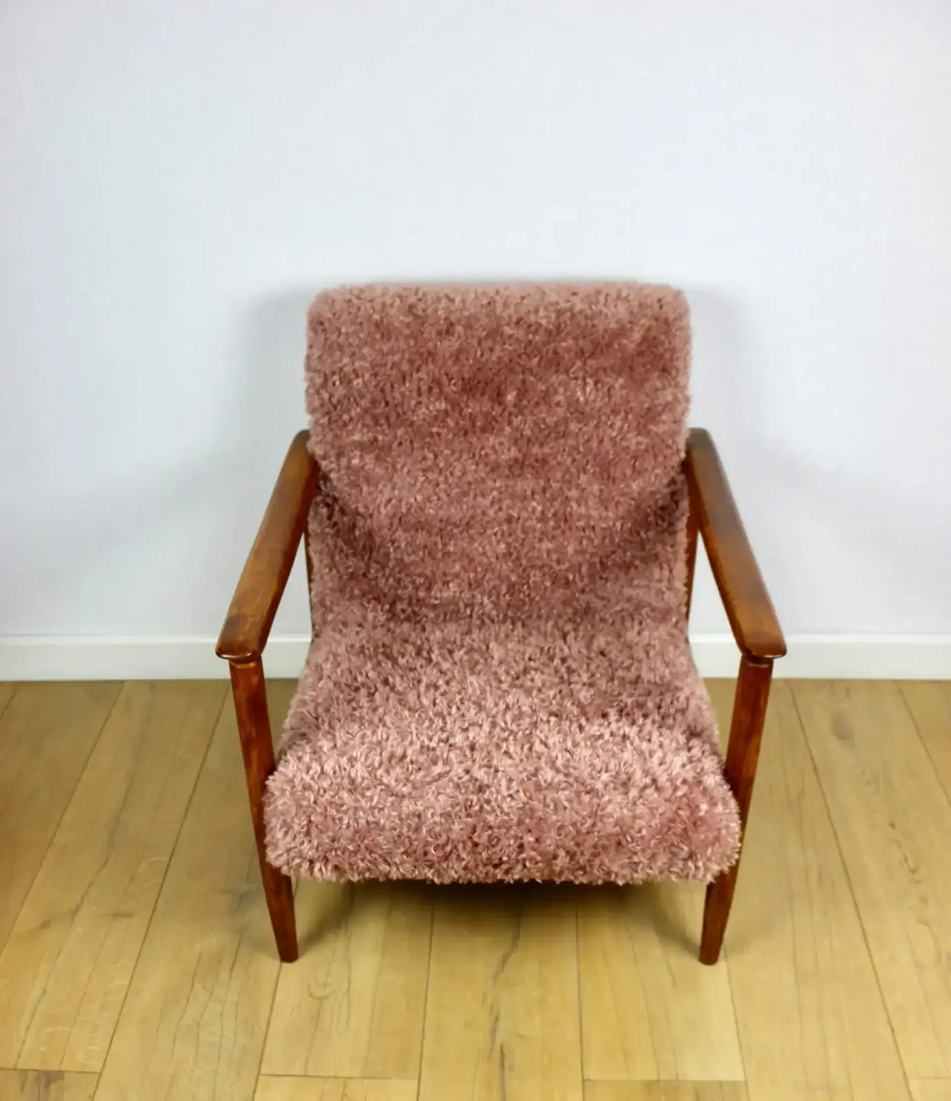 Gfm 142 Armchair Designed By Edmund Homa From The 1970s, Pink Long Hair photo for sale
