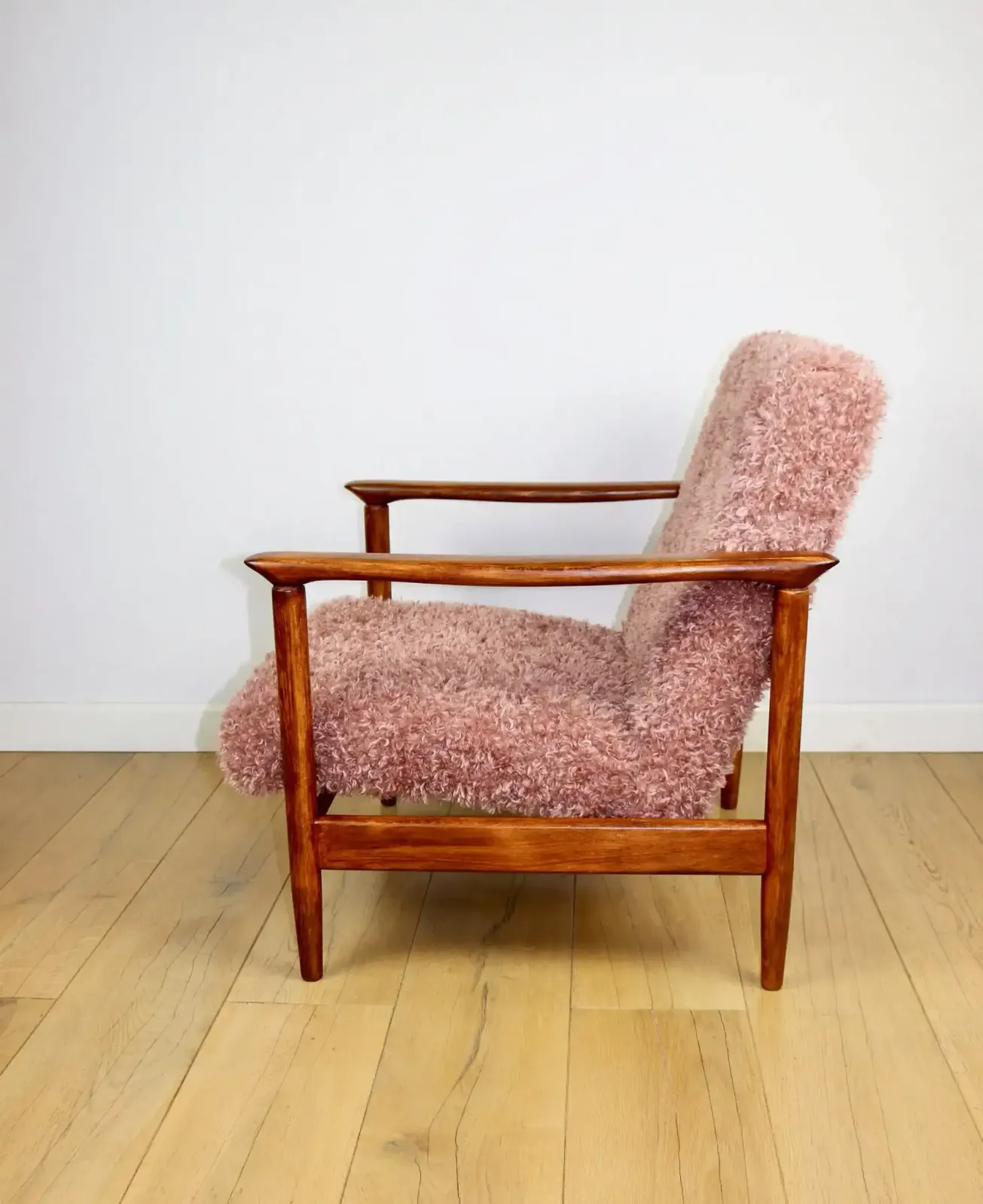 Gfm 142 Armchair Designed By Edmund Homa From The 1970s, Pink Long Hair photo 615.0