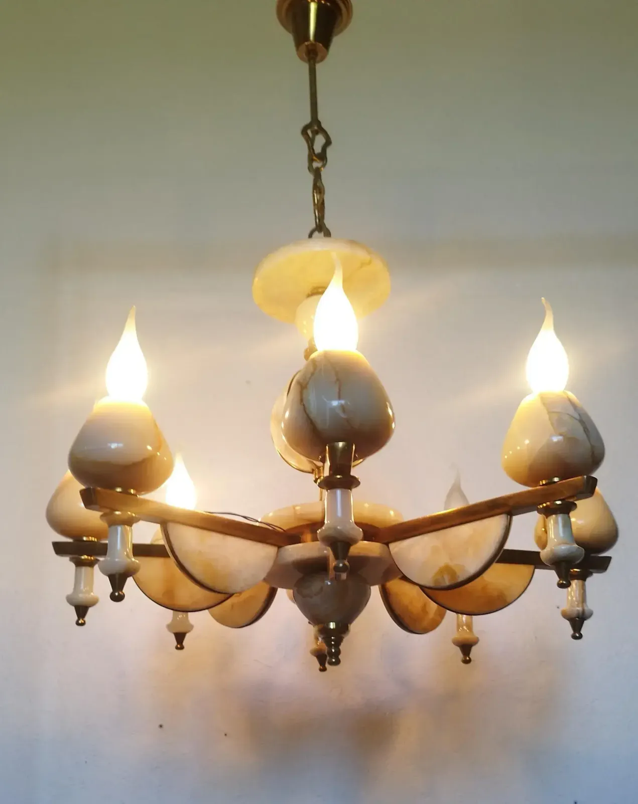 Vintage Italian Honey Onyx Marble Brass Chandelier 80s Lighting photo for sale