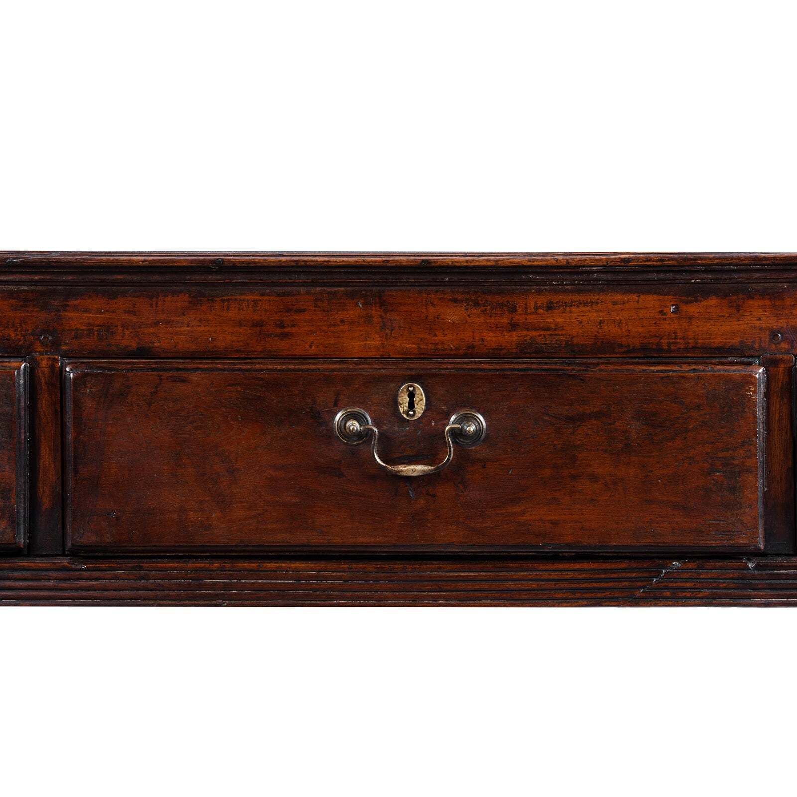 Bohra Takhat From Gujarat With Lacquered Legs   19th Century photo Furniture
