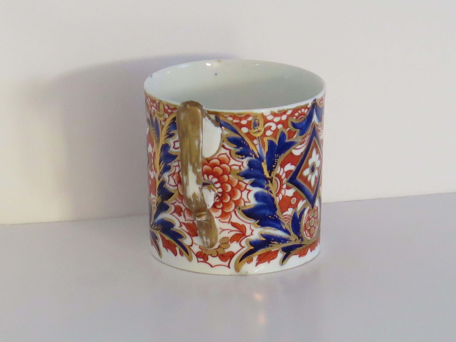 photo furniture Georgian Derby Porcelain Coffee Can Rare Ear Handle Acanthus Imari Ptn, Ca 1810