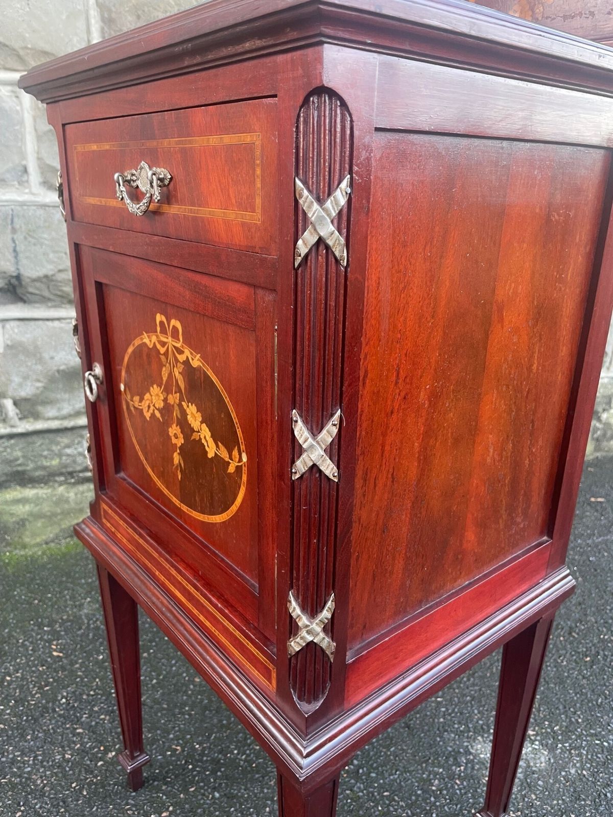 400.0 Edwardian Inlaid Mahogany Bedside Cabinet photo