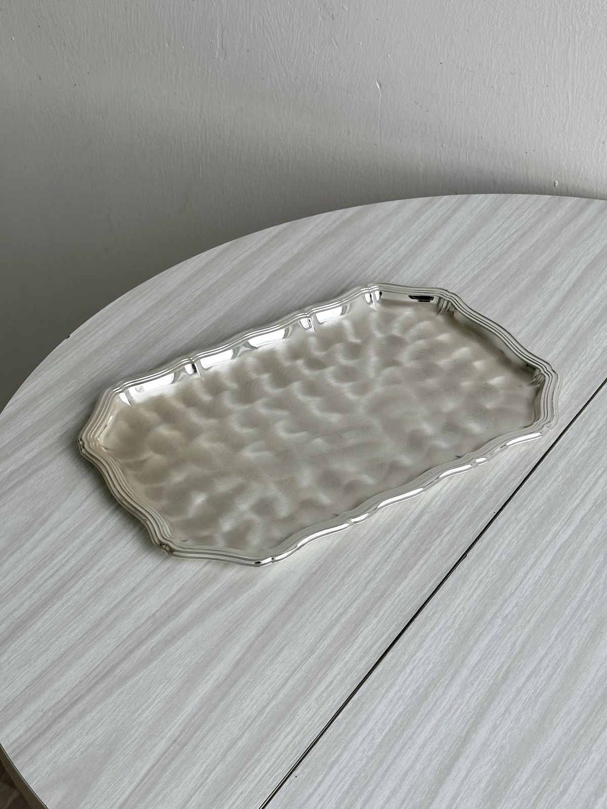 Lightweight, Shiny Metal Trays, Elegant Antique Trays, Chic Serving Platter, Refined Table Decoration, Elegant Service photo vinterior