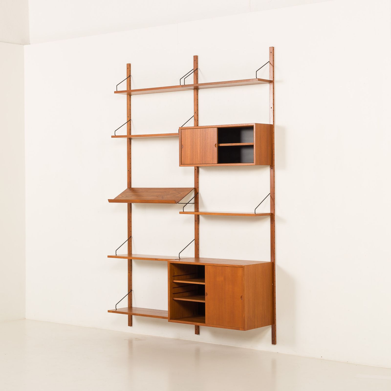 Poul Cadovius Extra High Teak Wall Unit For Cado, 1960s photo vinterior