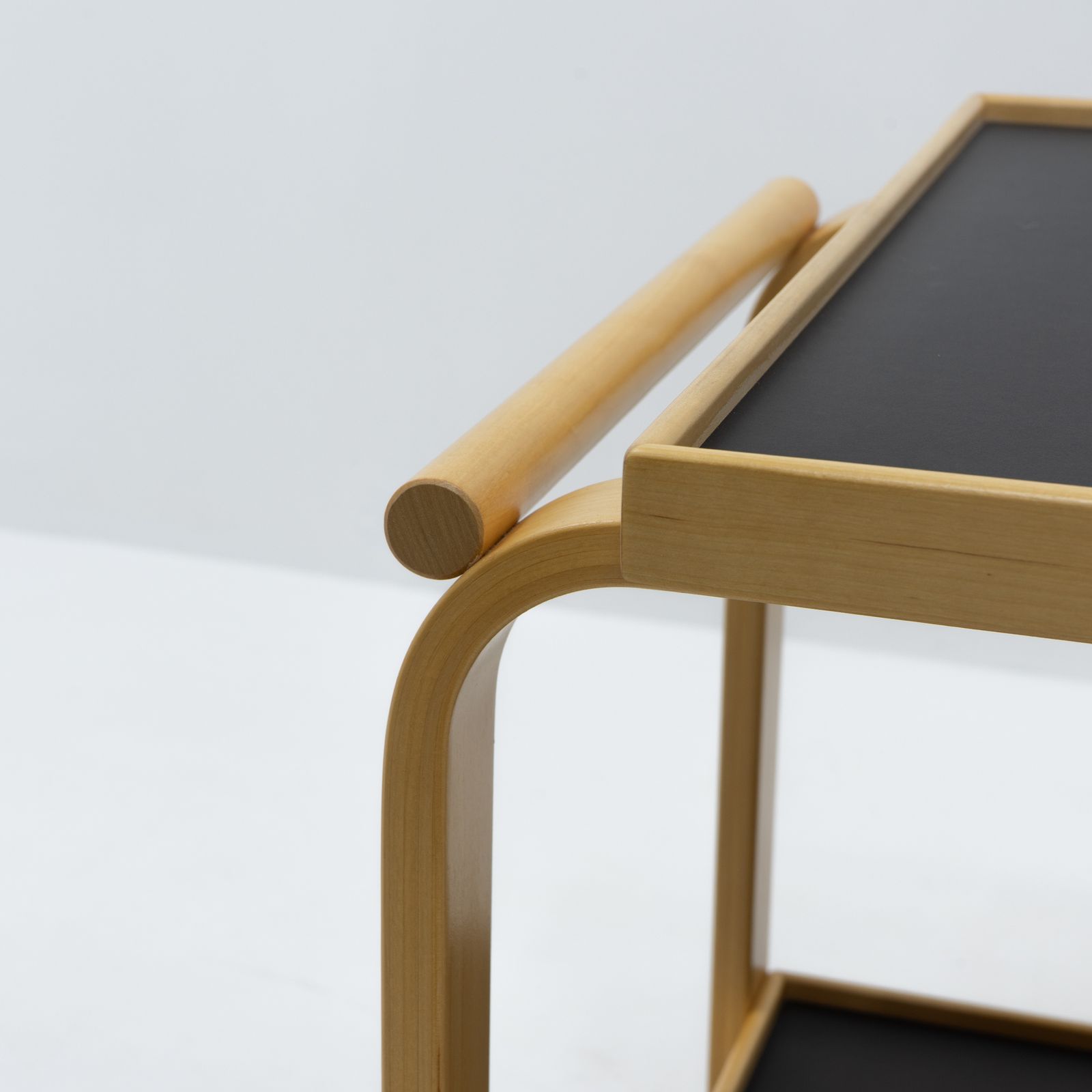 Alvar Aalto Serving Trolley 901, Artek Finland photo vinterior
