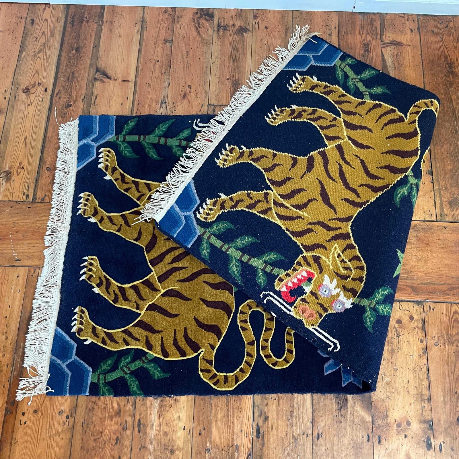 photo vinterior Handmade Wool Tibetan Tiger Woven Rug Rectangle Wool Vintage 195x93cm Colourful Blue Antique Hand Knotted Carpet Pattern Maximalist Nepal