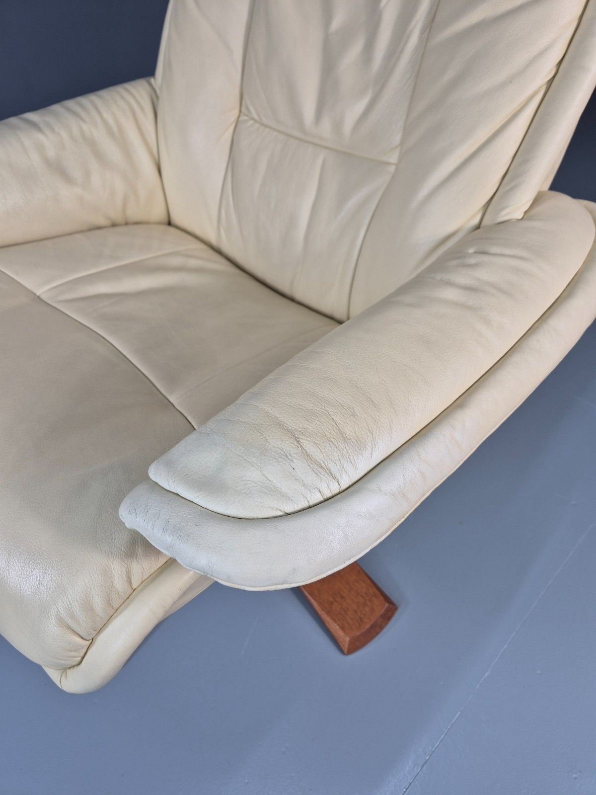 photo for sale Vintage Swivel Recline Lounge Chair Danish Cream Leather 1990s Eb11433 Mswi