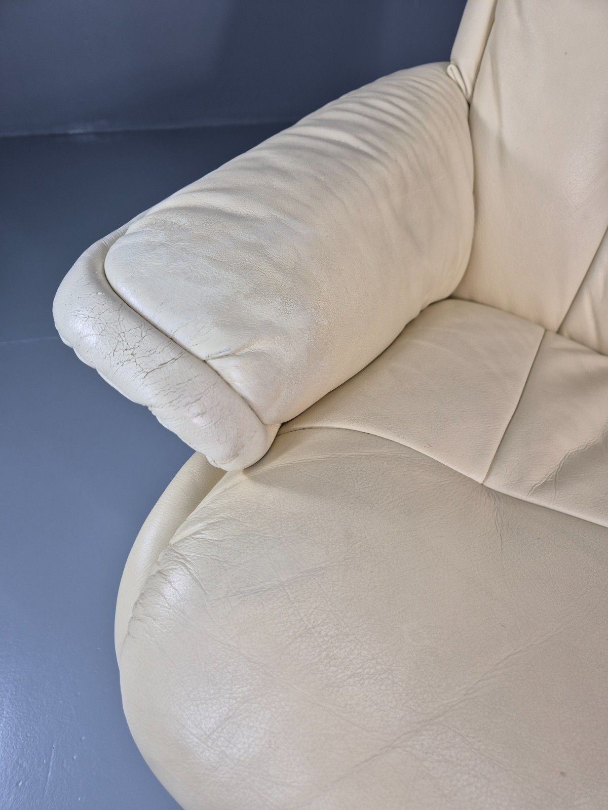 275.0 Vintage Swivel Recline Lounge Chair Danish Cream Leather 1990s Eb11433 Mswi photo