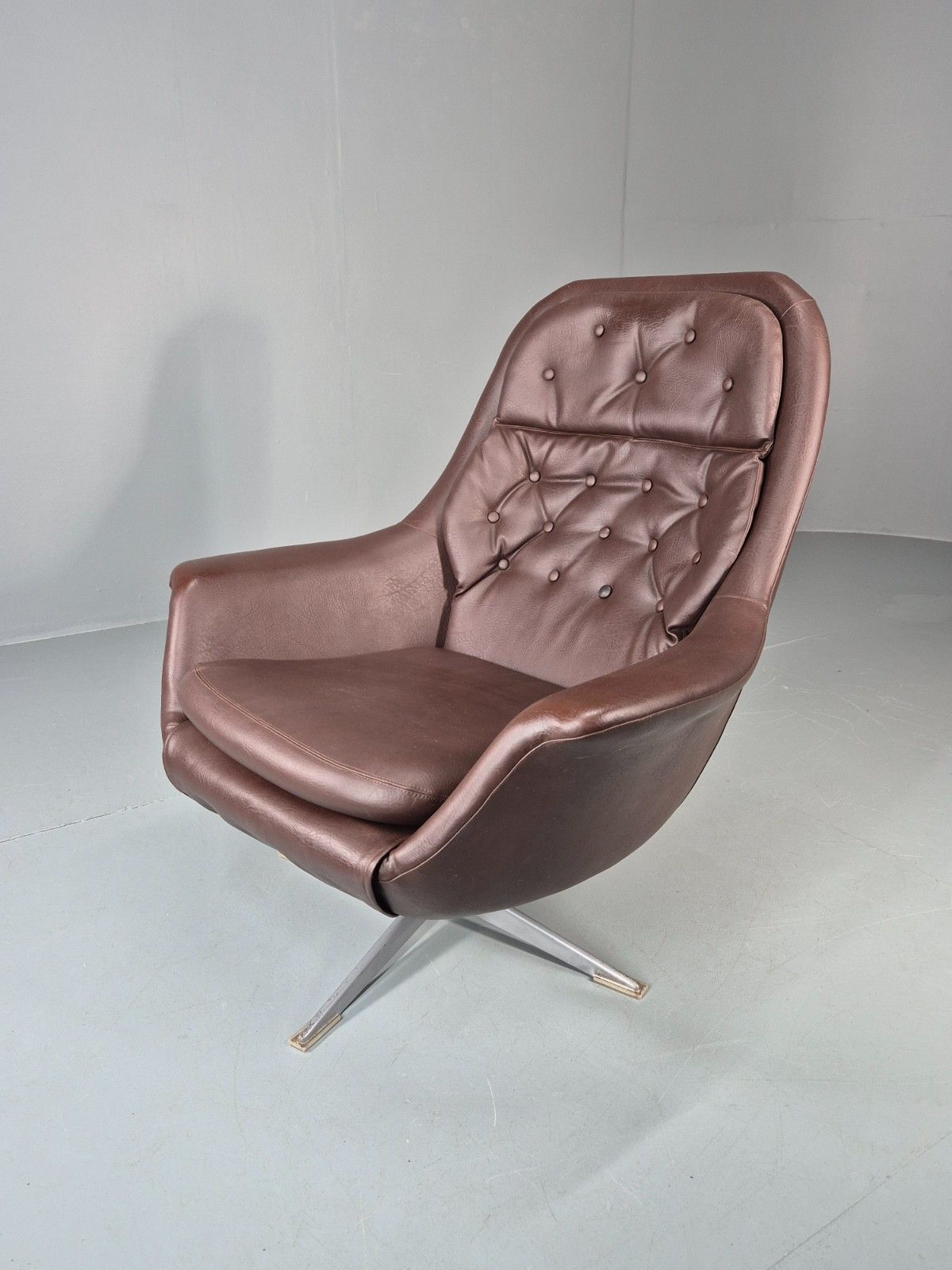 Retro Swivel Bucket Chair 1970s Denmark Brown Vinyl Mid Century Eb11415 Mswi