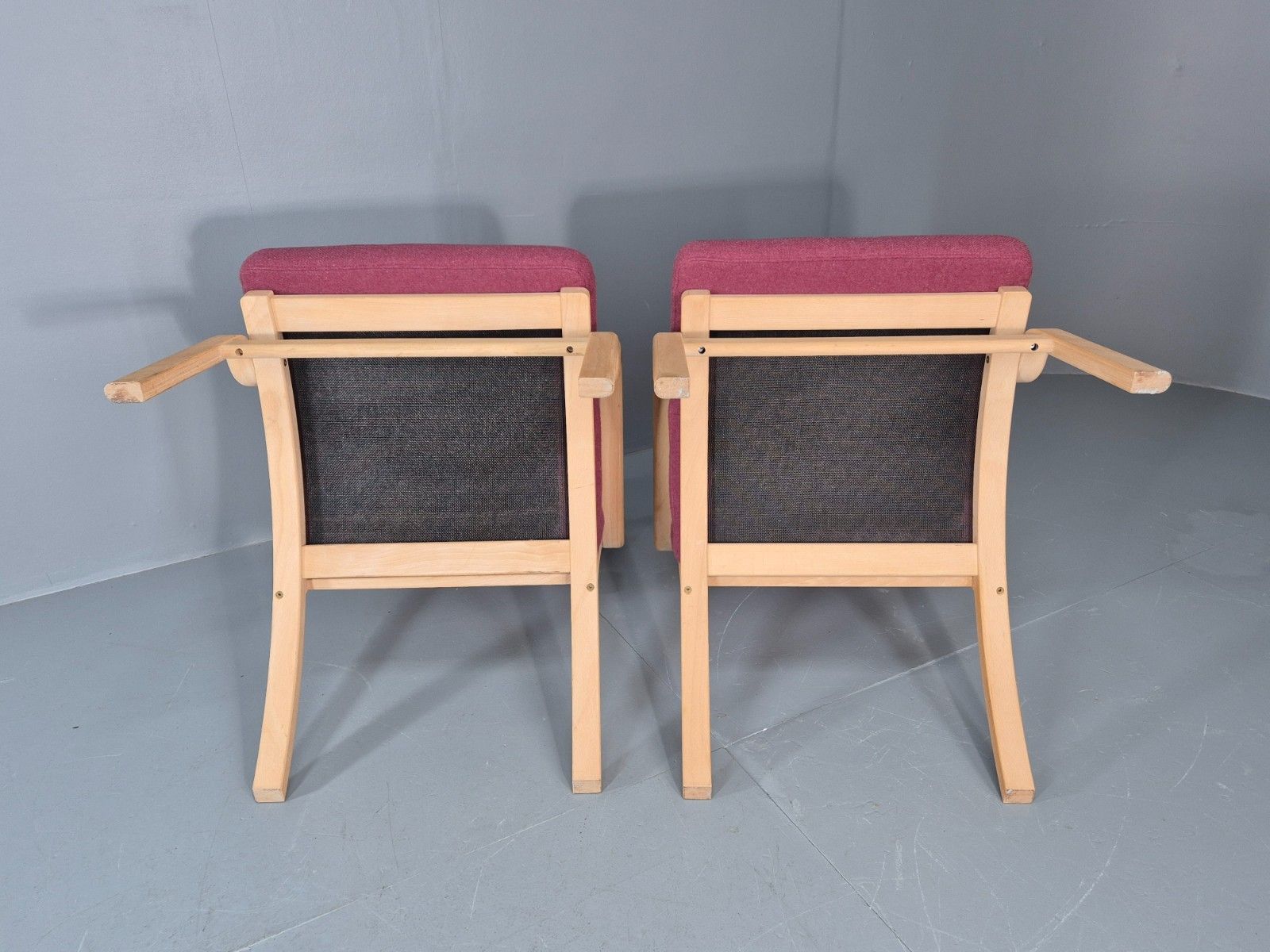 photo vintage 2 Stouby Bentwood Lounge Chairs Mauve Wool 1980s Retro Mcm Eb11349 Mben