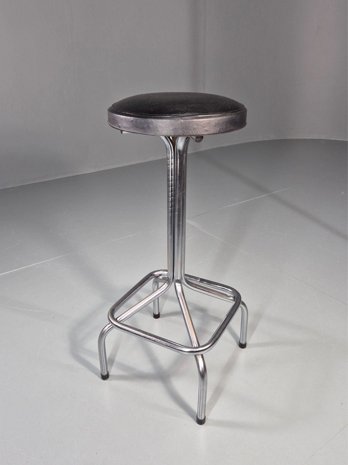Vintage 1980s Bar Sttol Chrome And Black Vinyl Bauhaus Retro Eb11275 Mdin