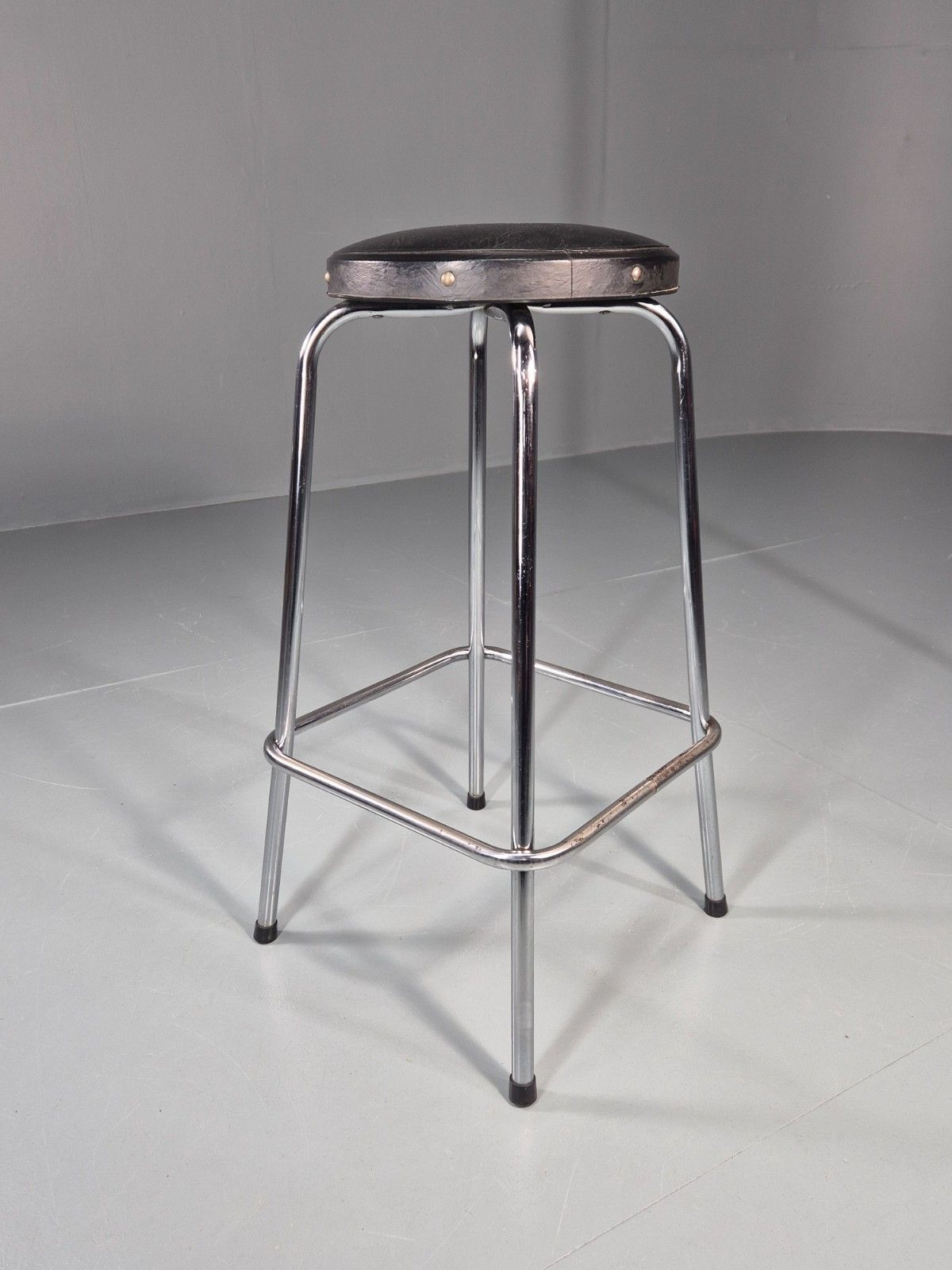 Vintage Bar Stool Black Vinyl And Chrome 1980s Bauhaus Style Retro Eb11274 Mdin photo Furniture