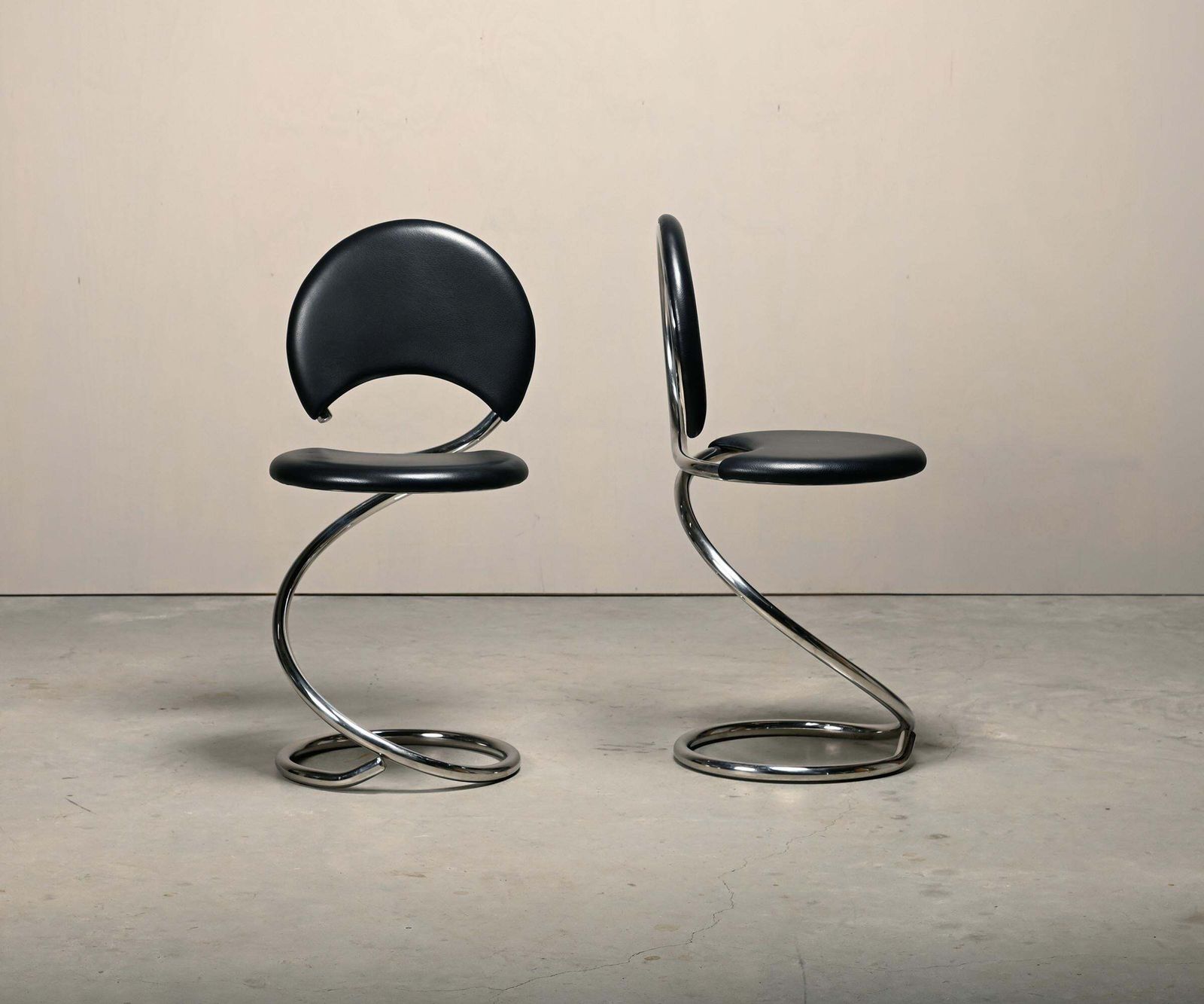 Poul Henningsen Snake Chairs, Model Ph 501 In Chrome And Full Black Leather photo buy