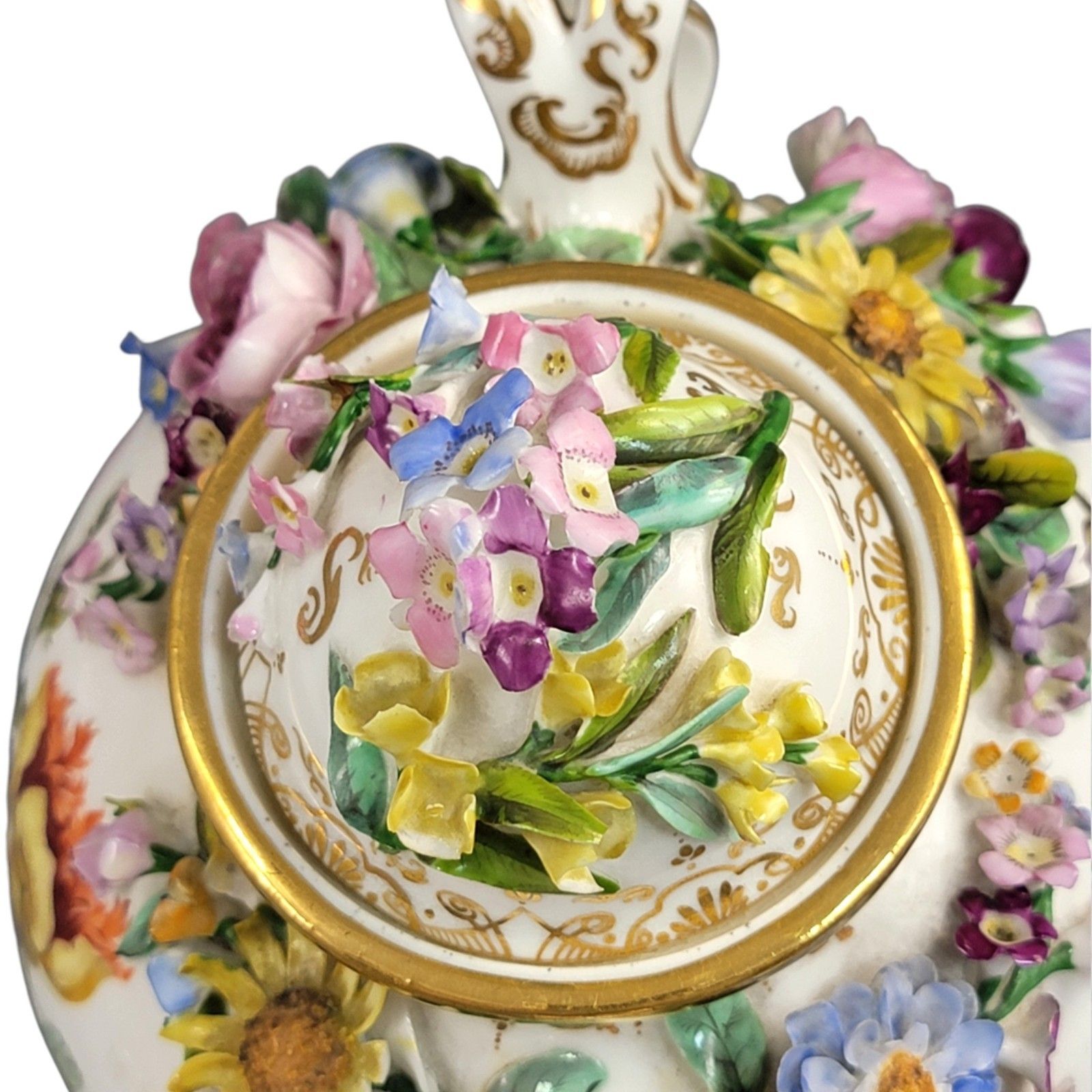 photo furniture Regency Coalport Porcelain Flower Encrusted Pot, Coalbrookdale Style, C.1815