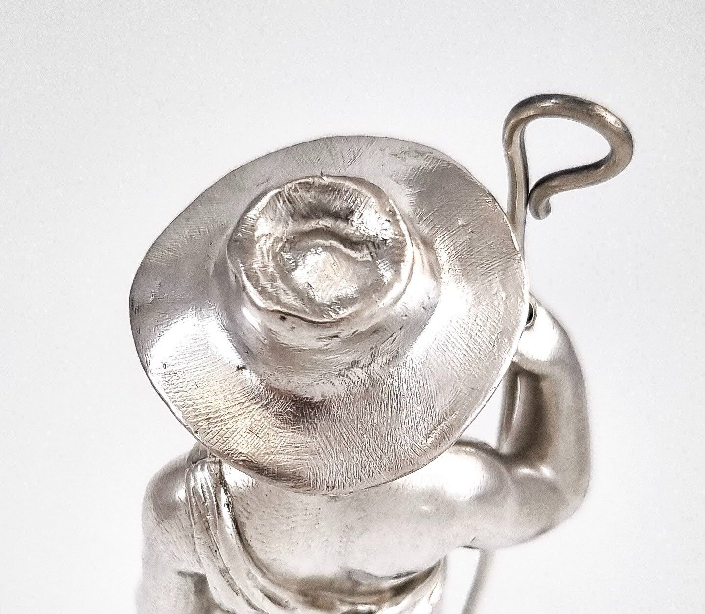 photo vintage Victorian Edward & John Barnard Victorian Sterling Silver Shepherd Boy, C. 1860s