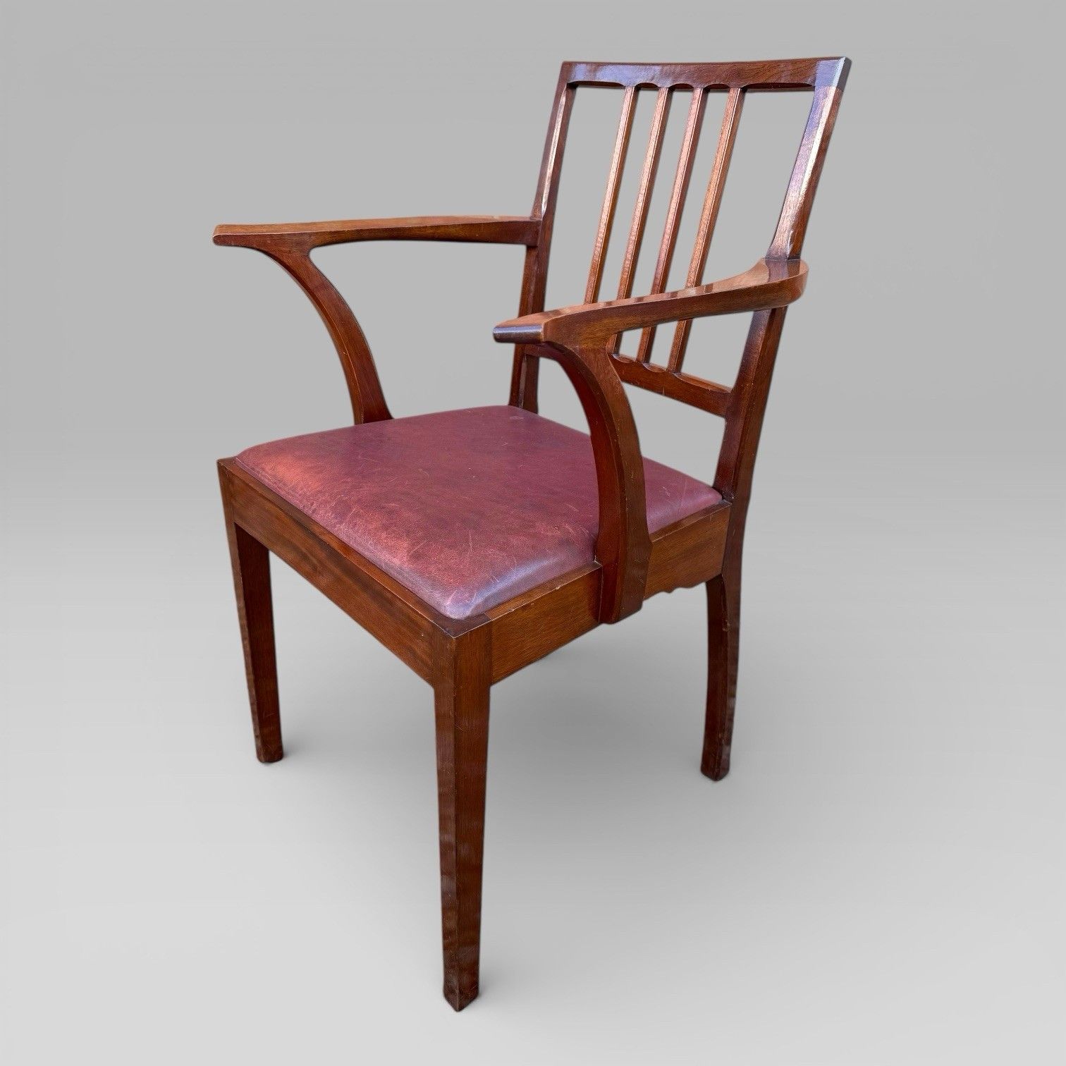 Vintage Set Of 5 Mahogany Carver Dining Chairs Alan Grainger “Acornman” 1960s photo vinterior