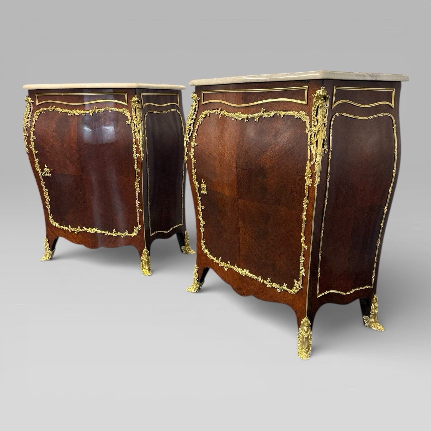 Antique Pair Of Late 19th Century French Kingwood Bombe Cabinets By E. Kahn photo vinterior