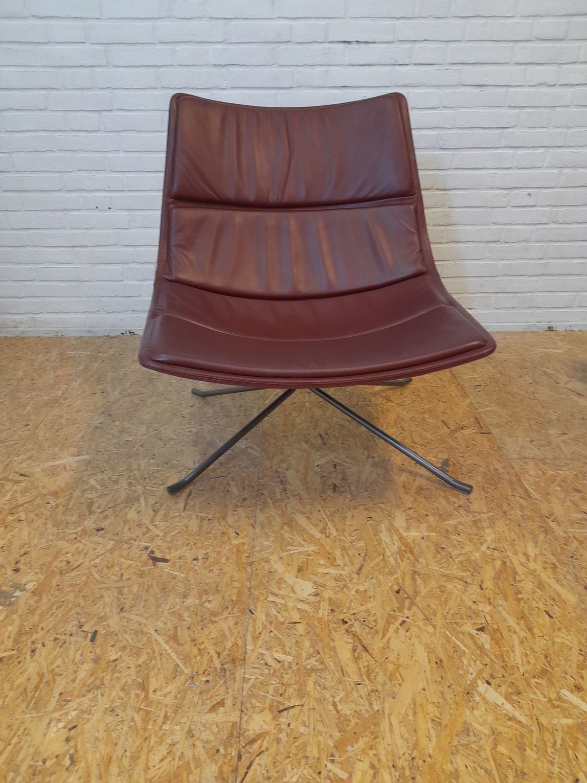 Zanotta Pair Of Yuki Loungechairs photo for sale