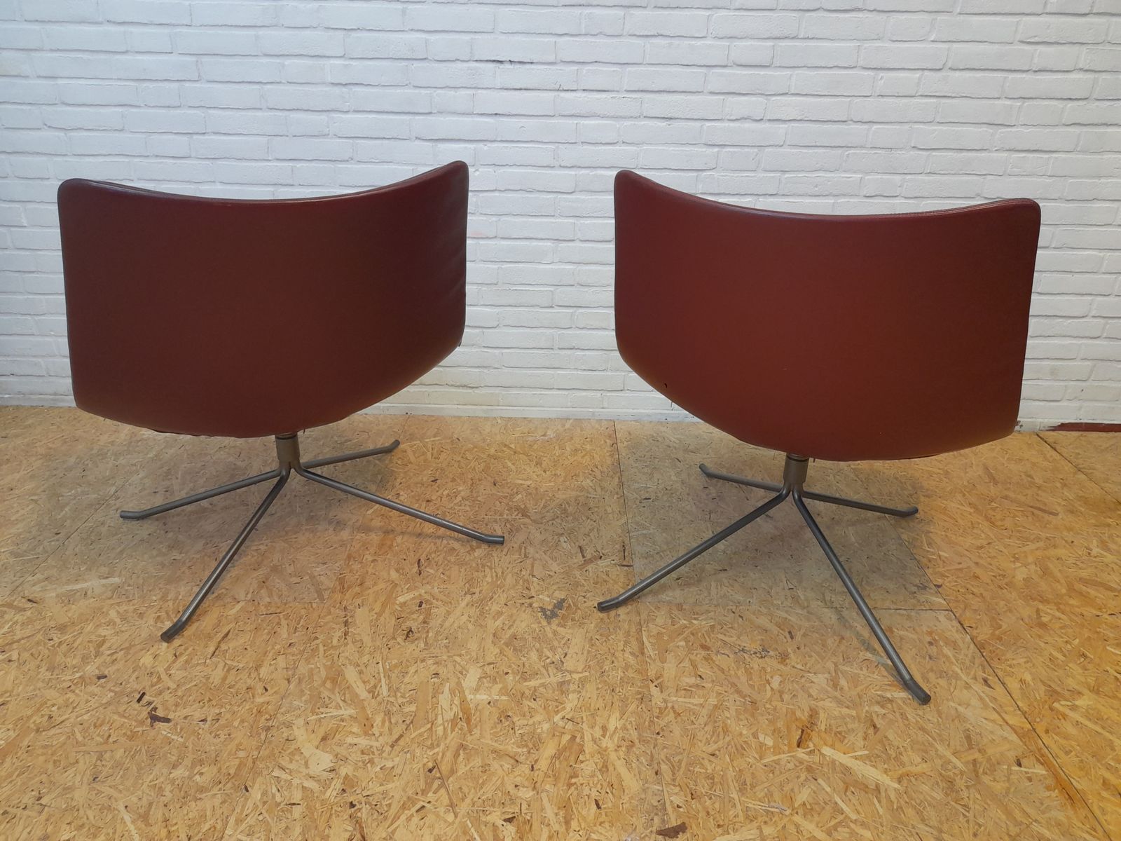 photo for sale Zanotta Pair Of Yuki Loungechairs