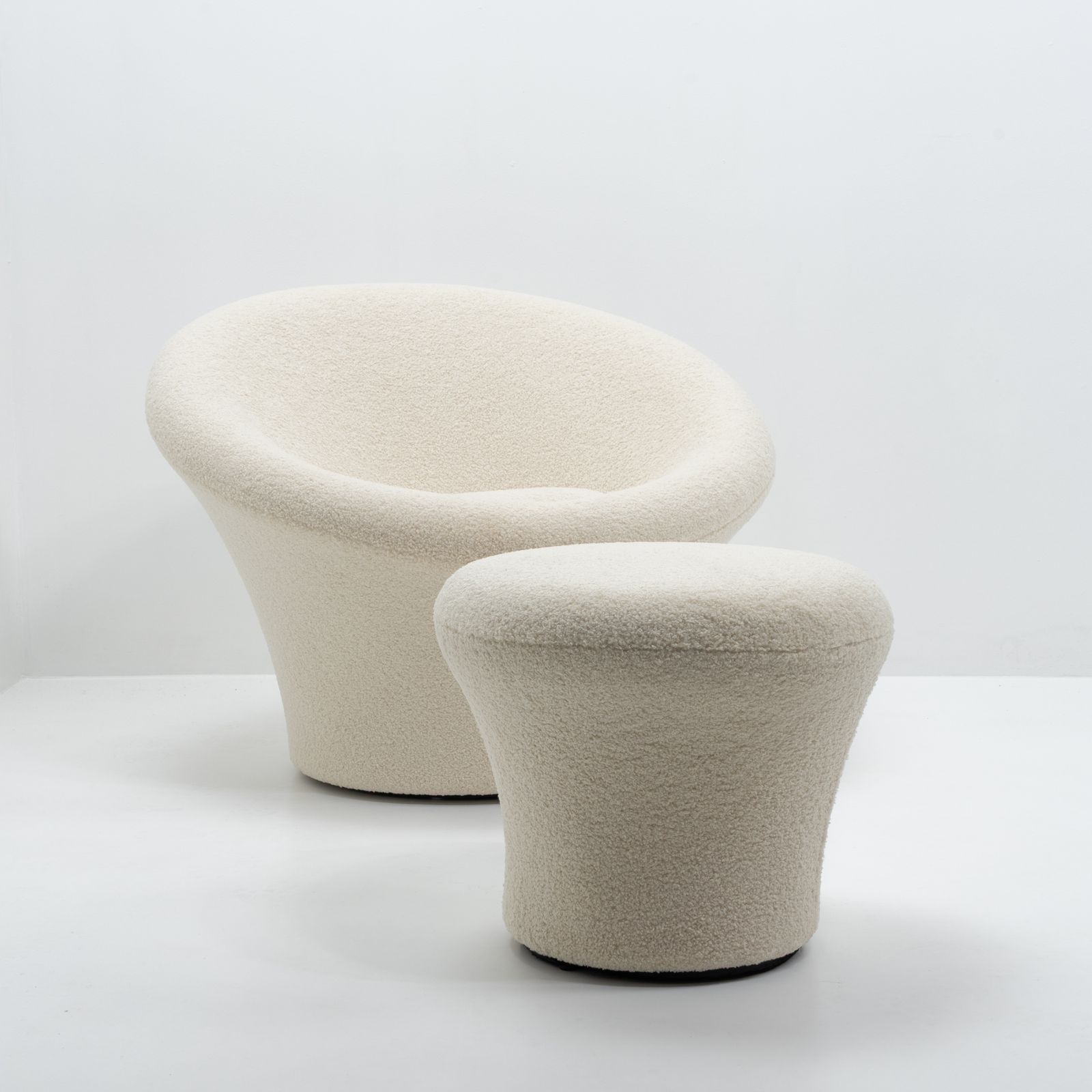 Pierre Paulin For Artifort Mushroom Lounge Chair And Ottoman photo furniture