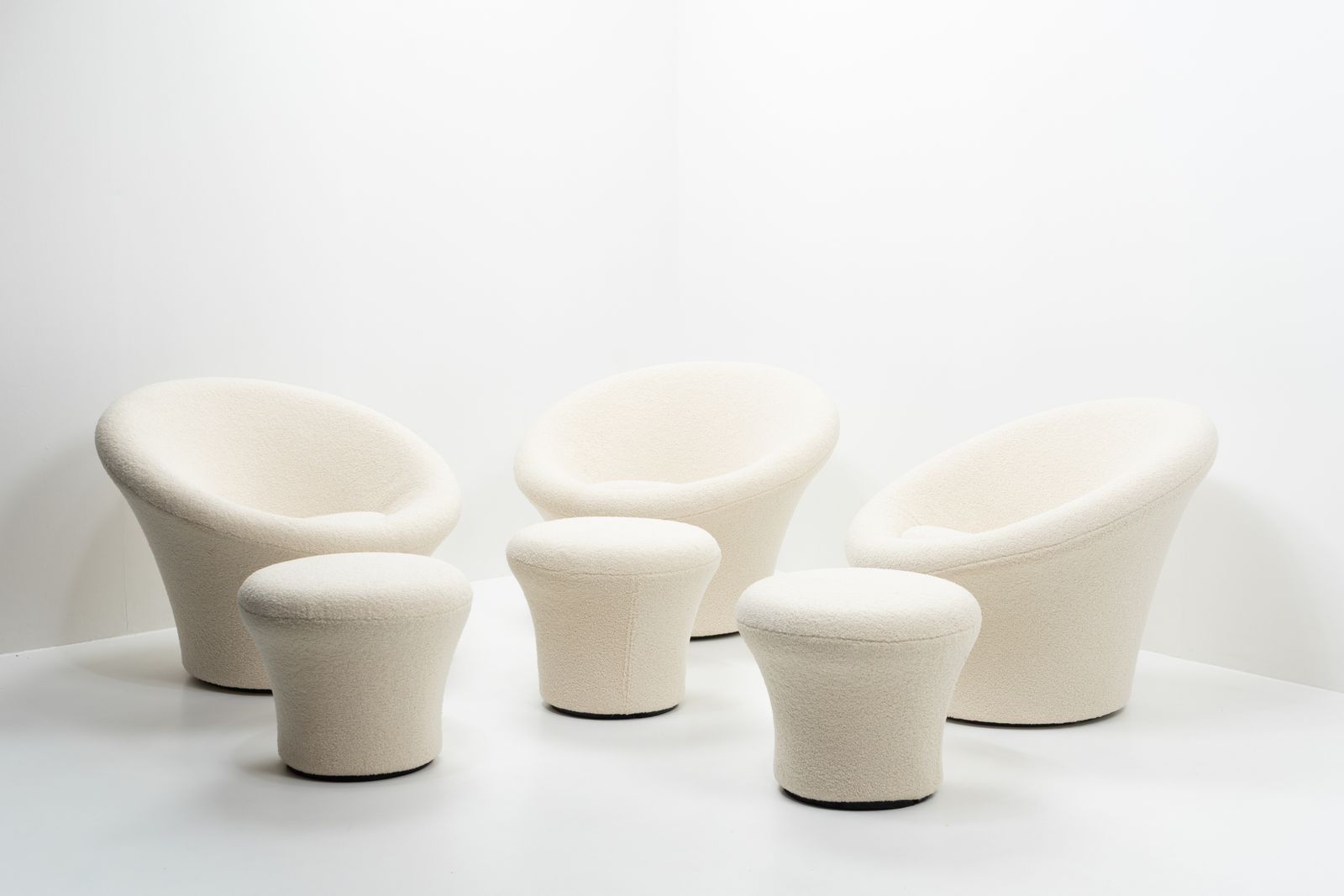 Pierre Paulin For Artifort Mushroom Lounge Chair And Ottoman photo 4198.0