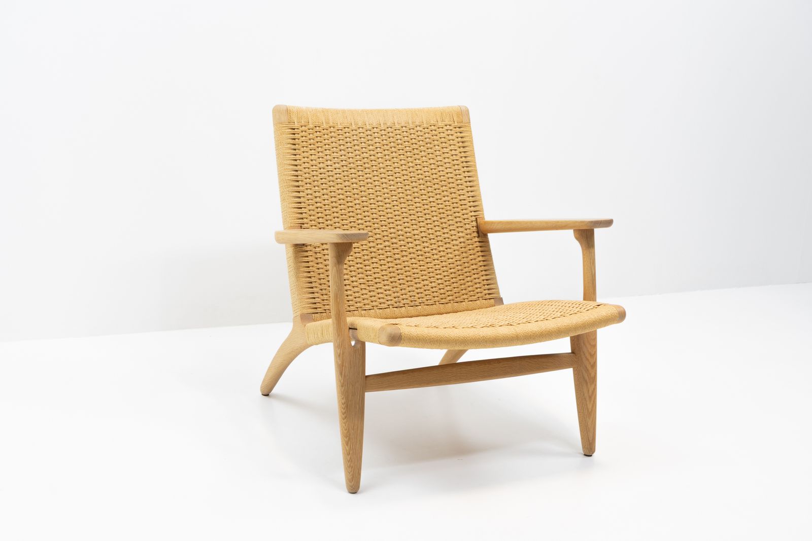 Hans Wegner Ch25 Lounge Chair For Carl Hansen photo furniture
