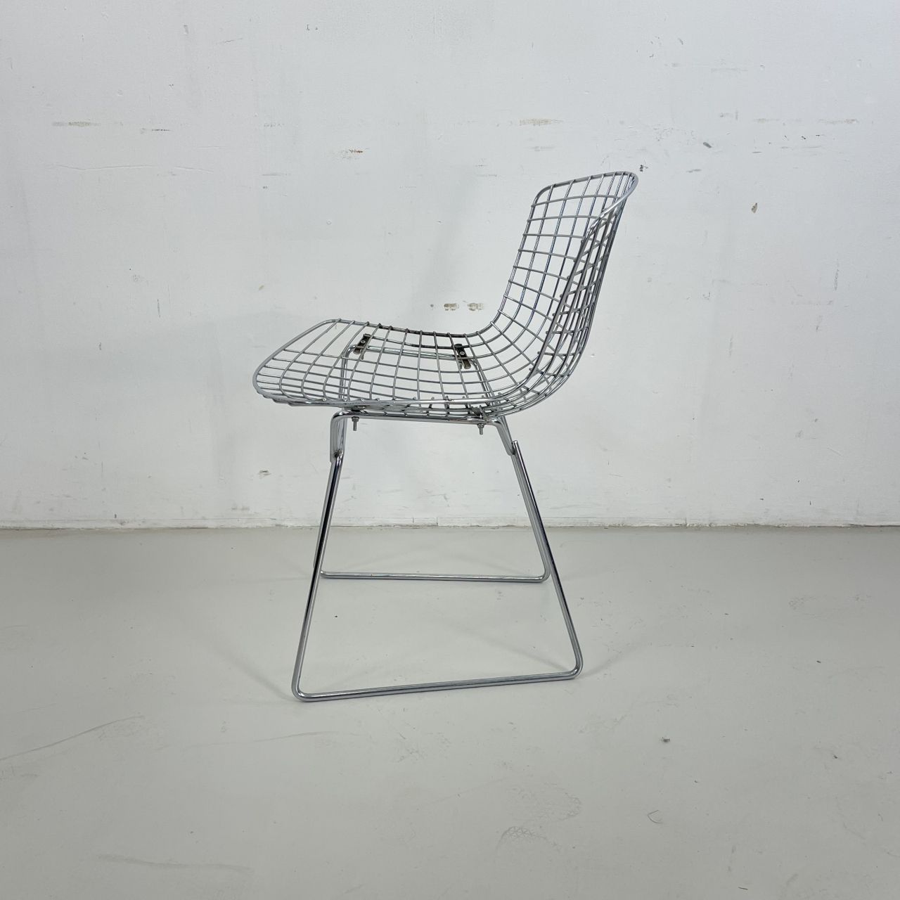Bertoia Side Chair In Chrome, 1950s photo vinterior
