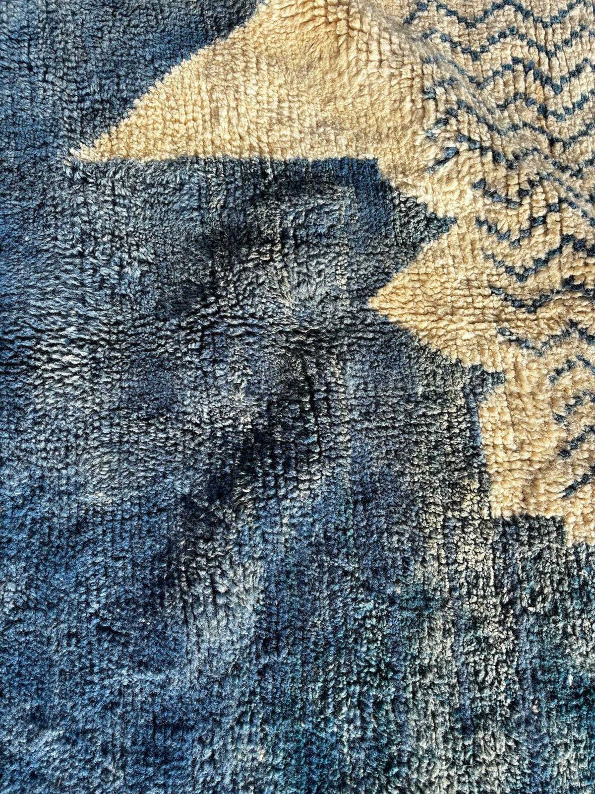 Handgemaakt Marokkaans Mrirt wollen vloerkleed 260x300 cm – Wit en blauw minimalistisch geometrisch dessin – Luxe Berber vloerkleed – Modern boho interieur photo buy