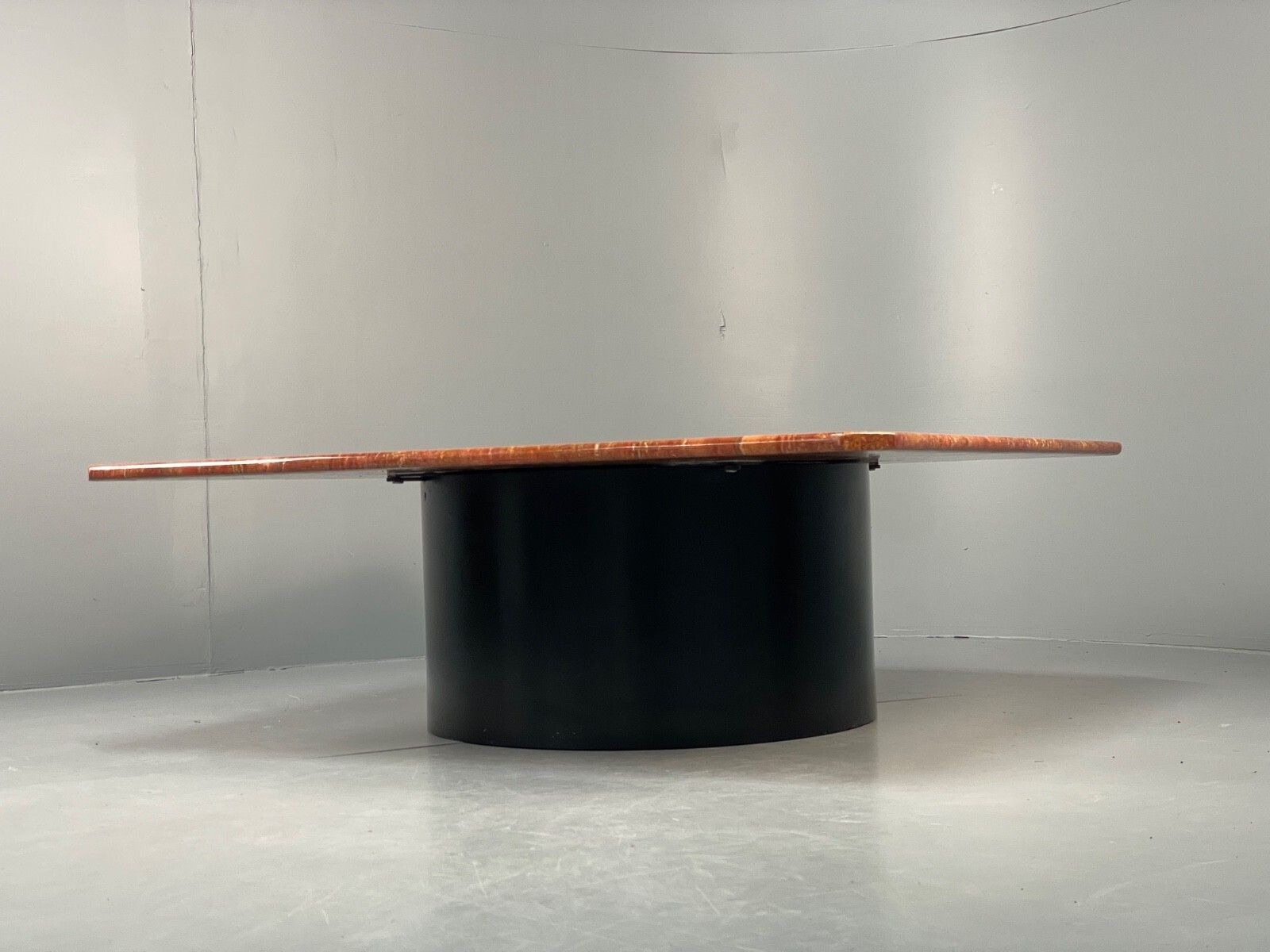 photo vinterior B&B Italia Coffee Table Afra & Tobia Scarpa Post Modern 1970s