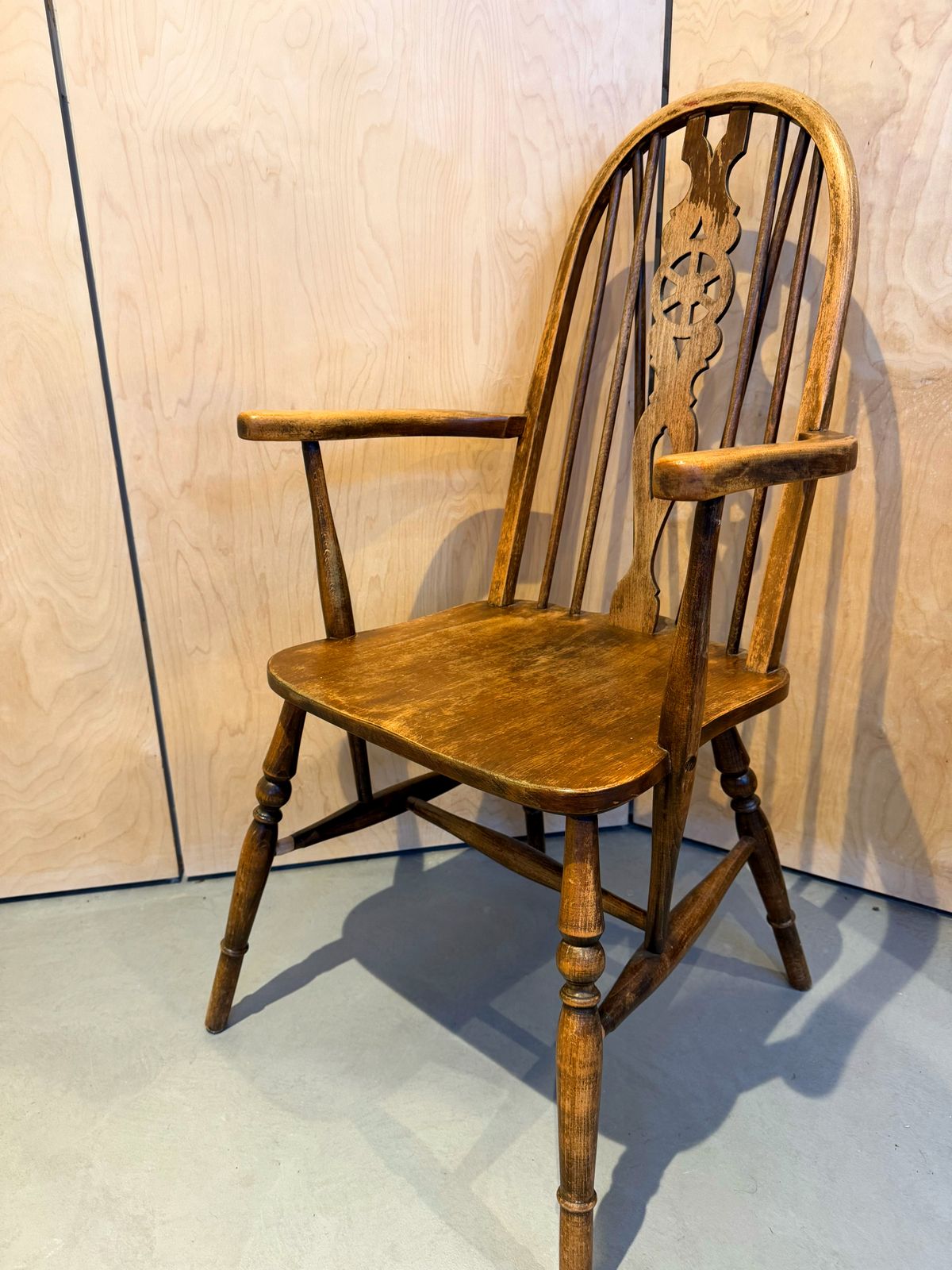 Antique Ash And Elm Windsor Wheel Back Arm Chair photo Furniture