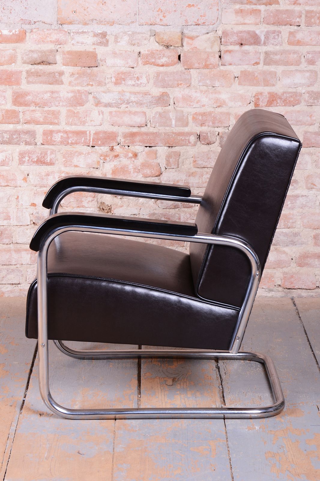 Furniture Pair Of Restored Bauhaus Armchairs, By Hynek Gottwald, Leather, Czech, 1930s photo