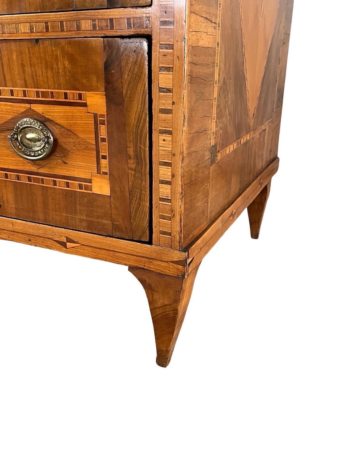 photo vintage 18th Century Walnut Austrian Chest Of Drawers With Fruitwood Inlay