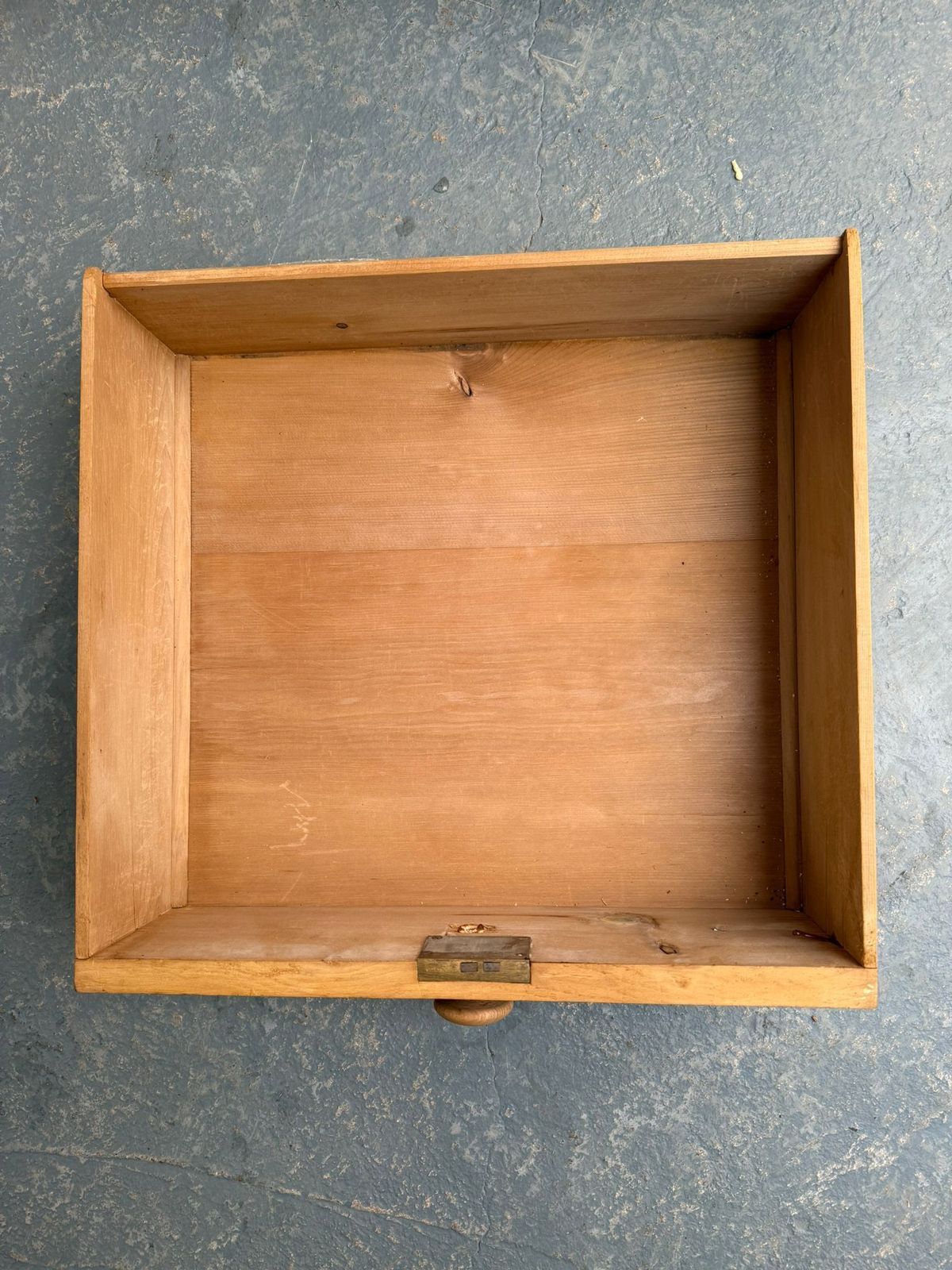 A Superb Pine Rounded Victorian Waxed 5 Drawer Chest Of Drawers photo furniture