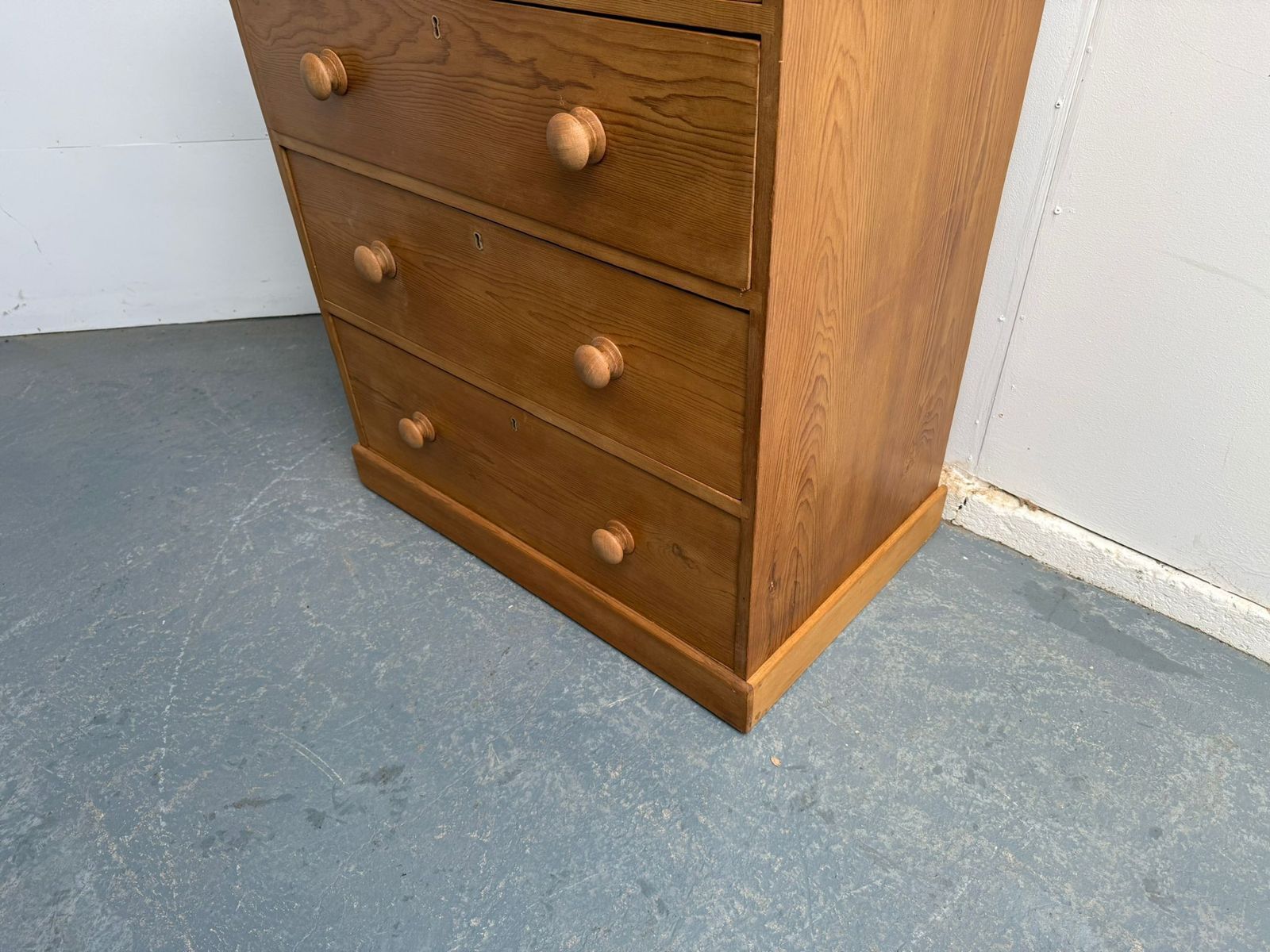 A Mint Clean Pine Victorian Waxed 5 Drawer Chest Of Drawers photo Furniture