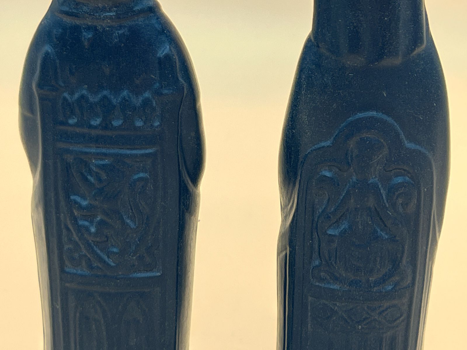Vintage Wedgwood Pottery Black Basalt King And Queen Chess Pieces By Arnold Machin. photo buy