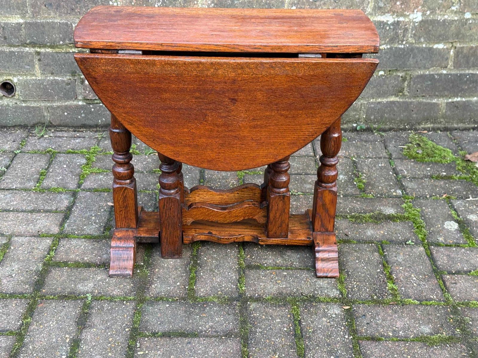 Antique Oak Drop Leaf Occasional Table With Unusual Gateleg Base, Early 20th Century photo vinterior