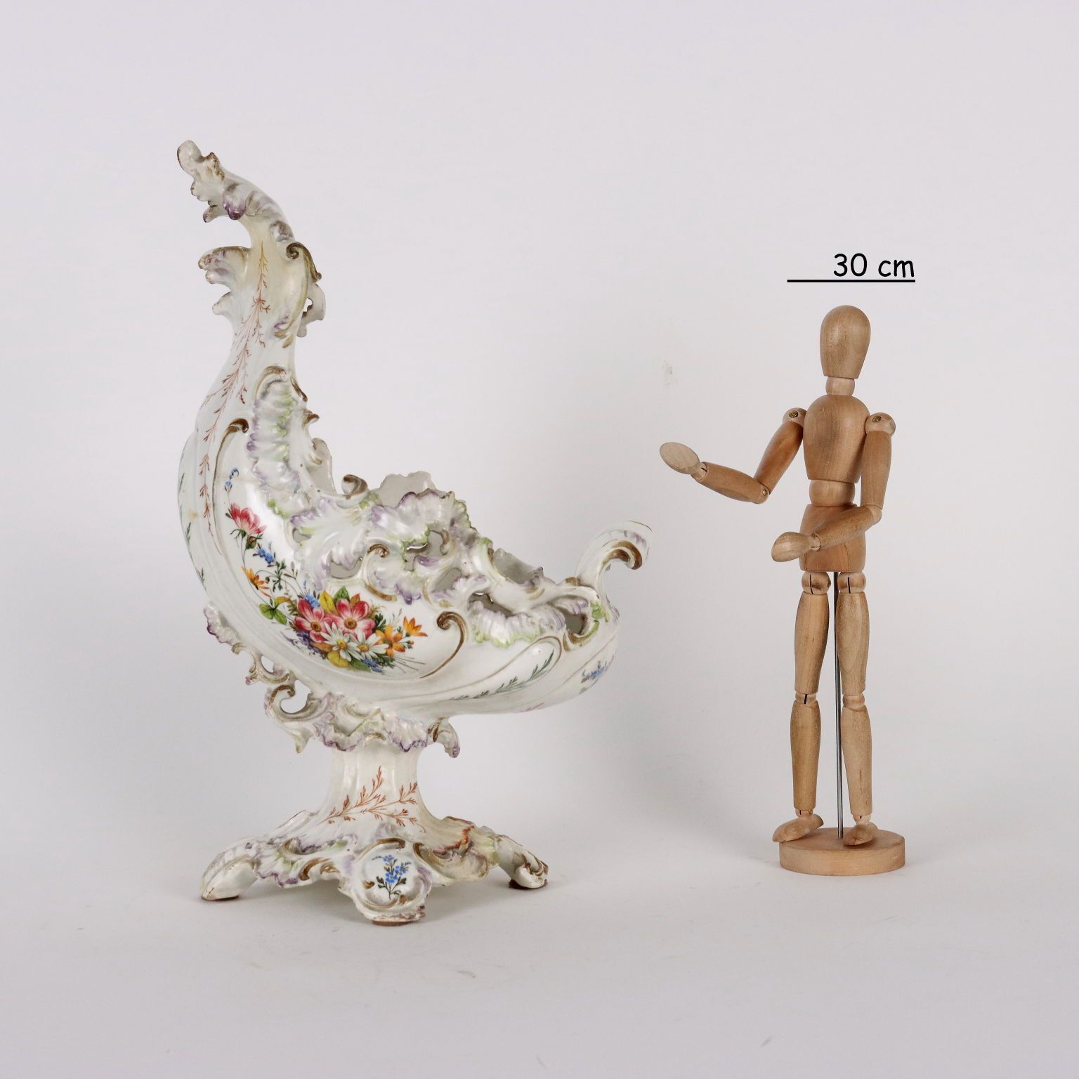 Ancient Centerpiece Nove Man. First Half XIX Century Majolica photo furniture
