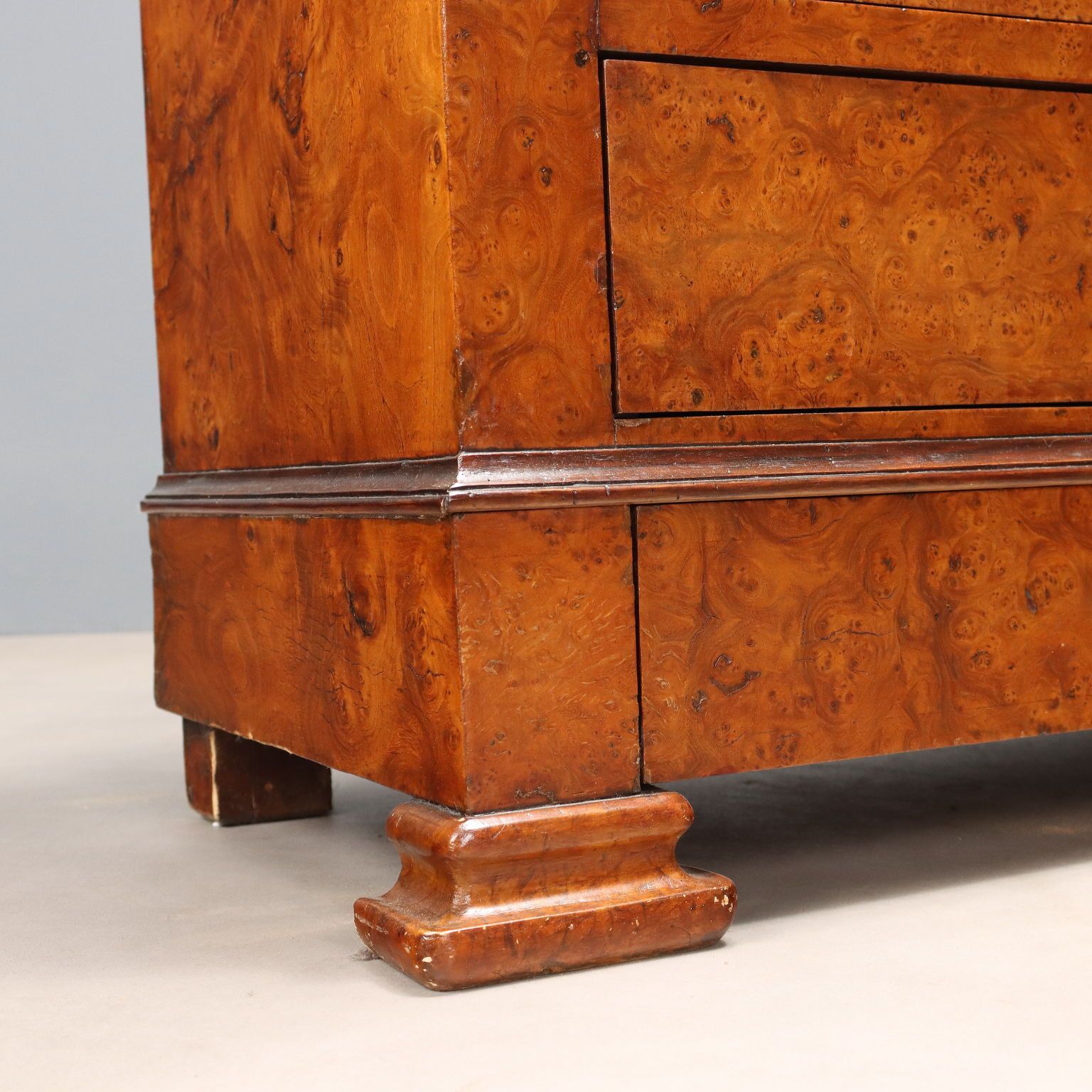 photo for sale Secretaire In Radica Di Noce
