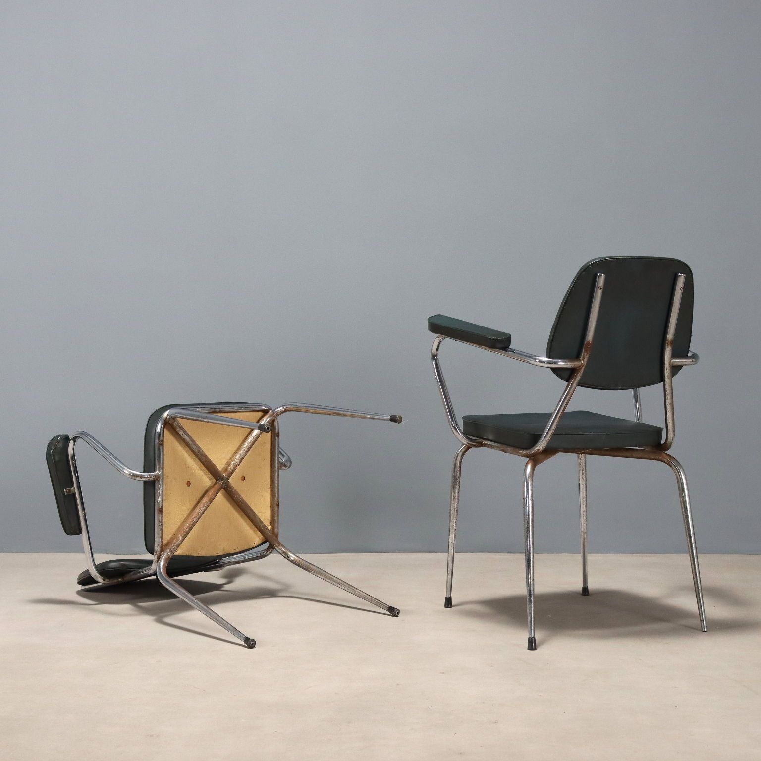 photo furniture Vintage Chairs Leatherette Foam Chromed Metal Design Italy 1960s