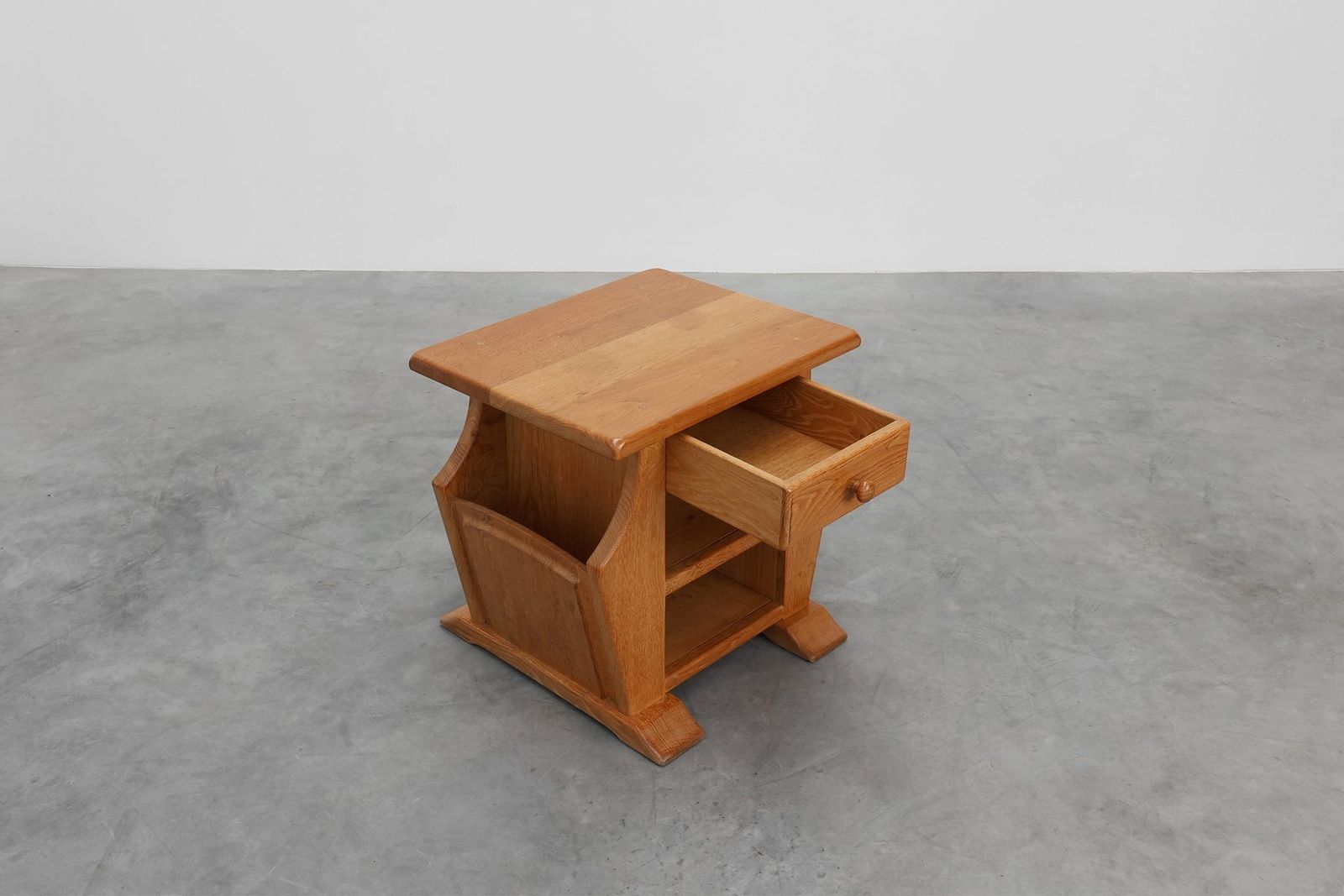Mid Century Modern French Blonde Oak Side Table, 1980s photo vinterior