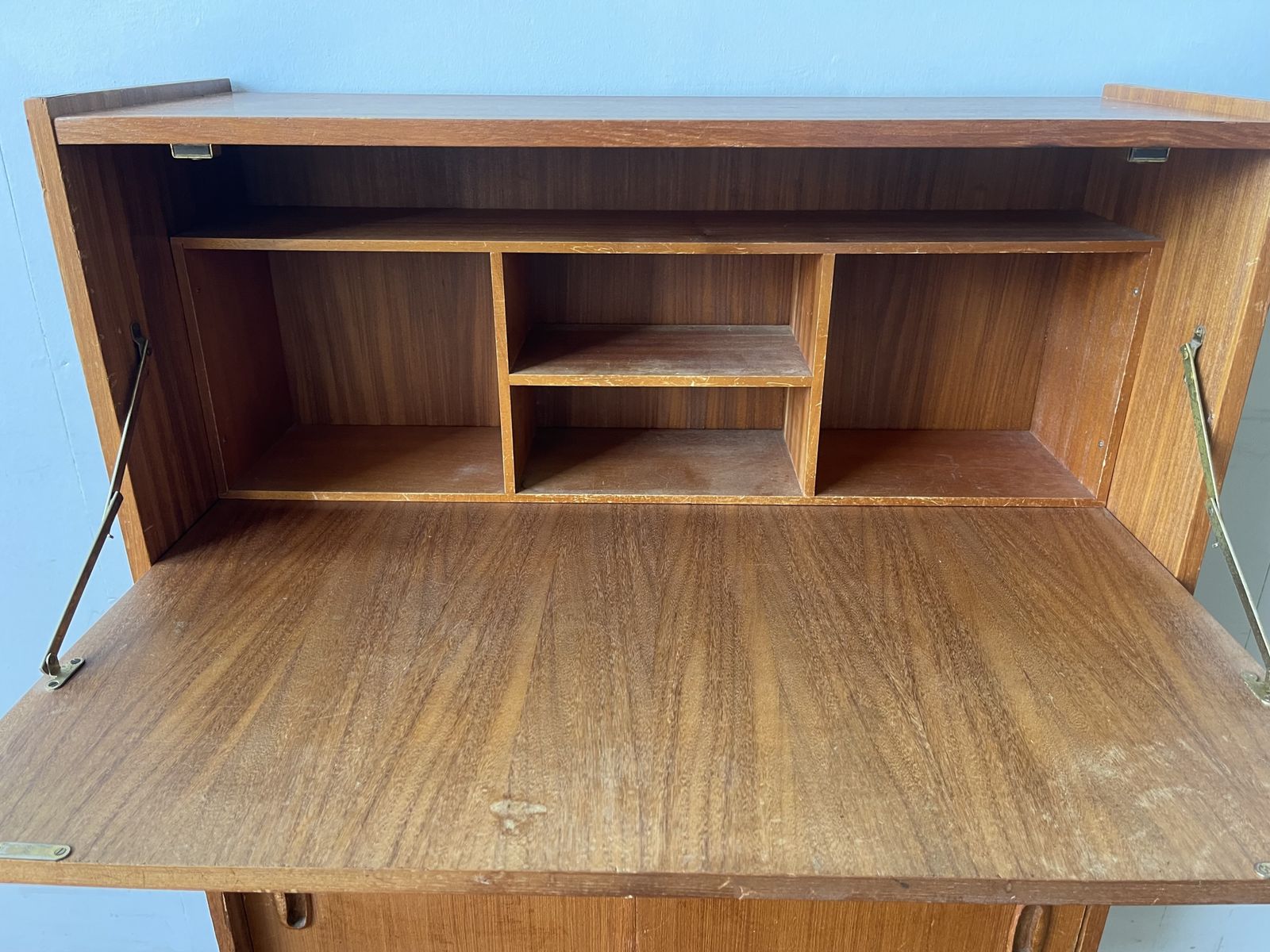 photo vinterior Mid Century Modern Vintage Retro Teak Writing Bureau Desk Cabinet