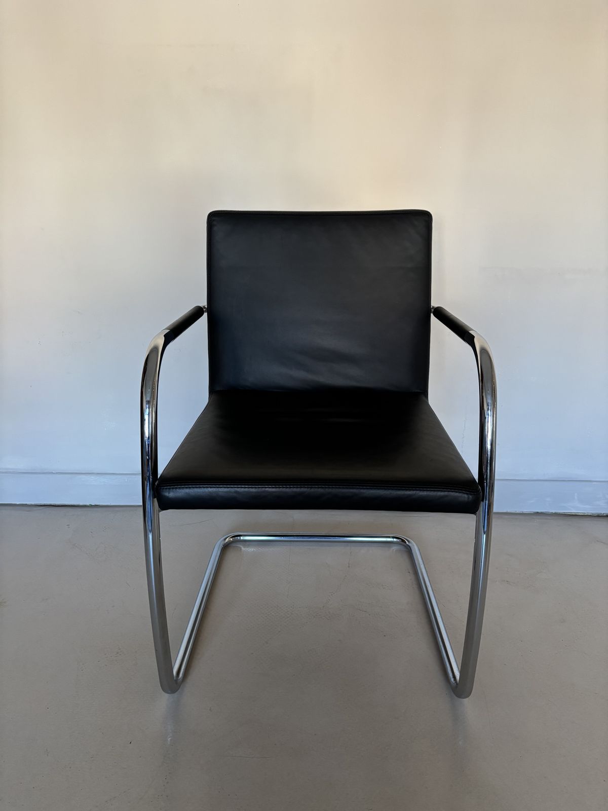 Thonet S 60 V Cantilever Chair photo vinterior
