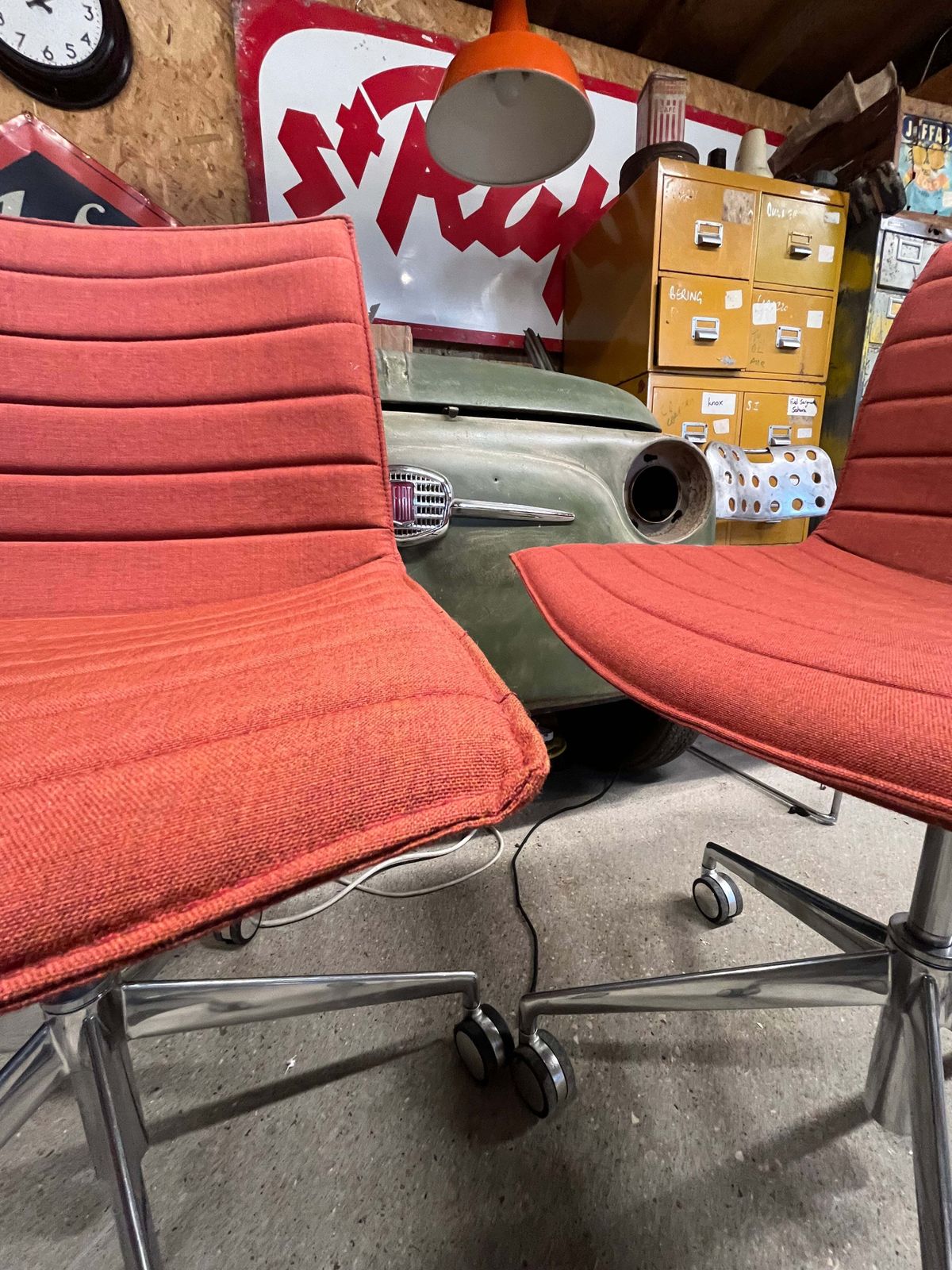 Arper Catifa 46 Swivel Chair Studio / Office Coral photo Furniture