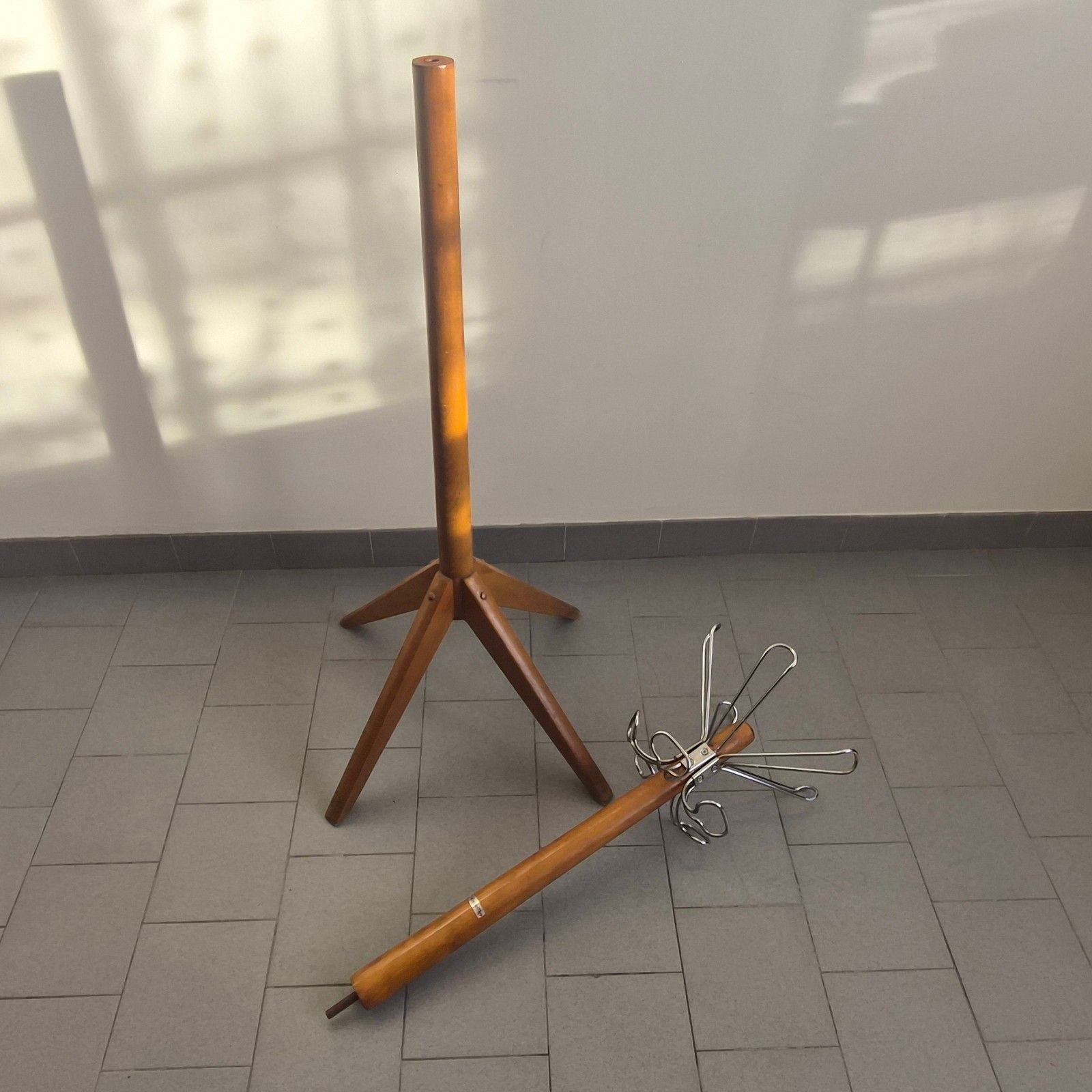 Vintage 1950s Pebble Wood & Metal Coat Rack 50s Rockabilly photo 455.0