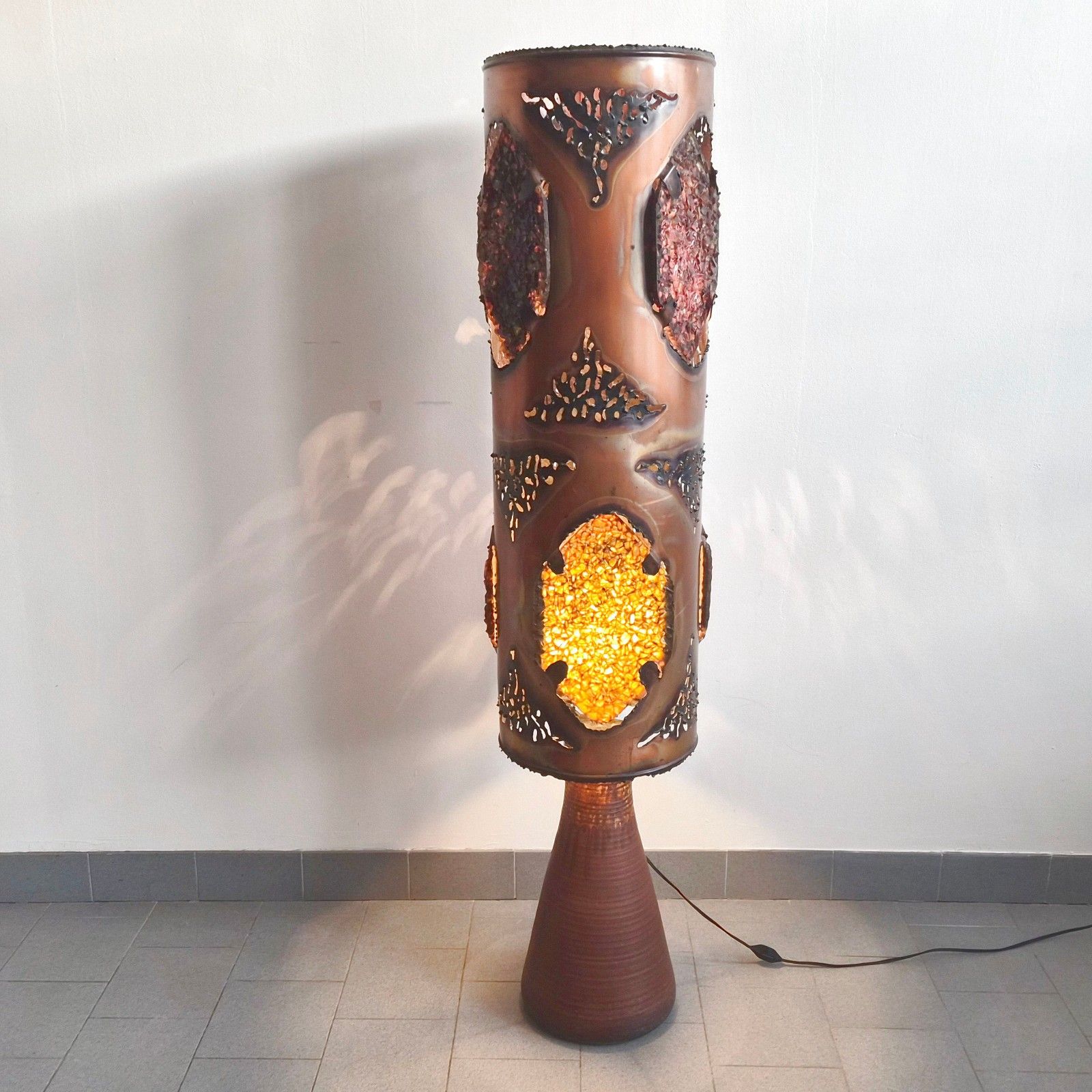 photo buy Vintage Brutalist 1970 Accolay Ceramic Resin & Copper Floor Lamp 70s 1970s